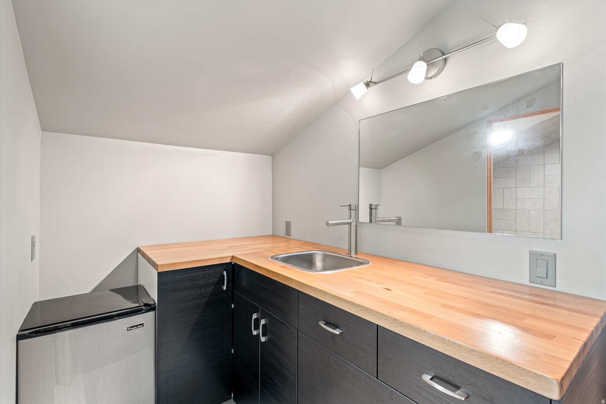 main property photo 66