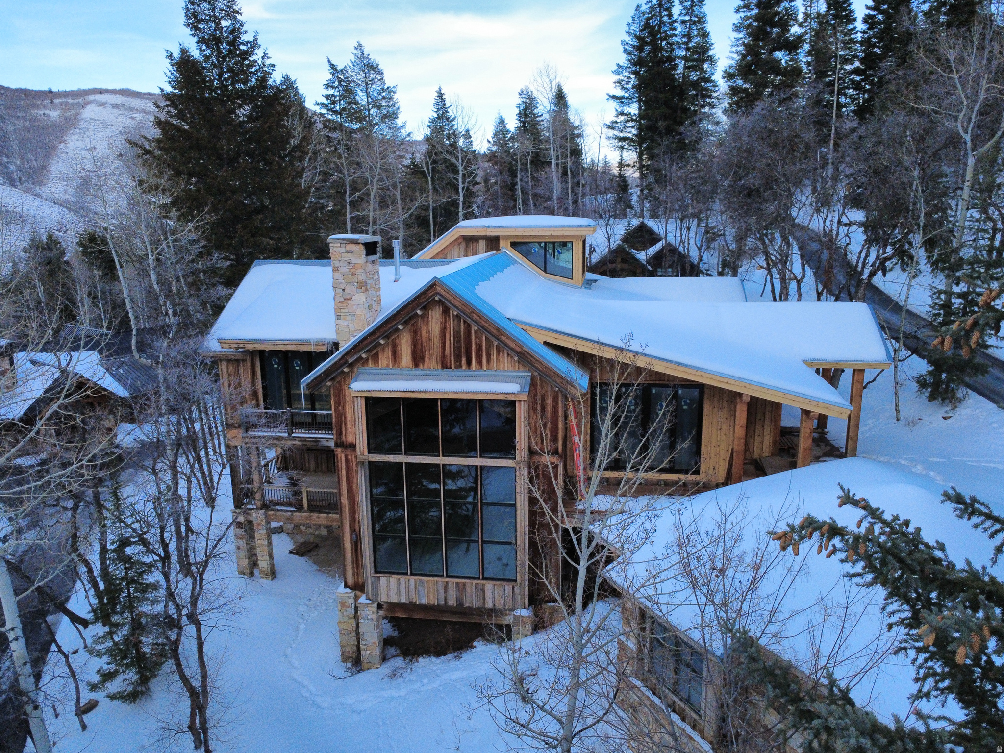 main property photo 8