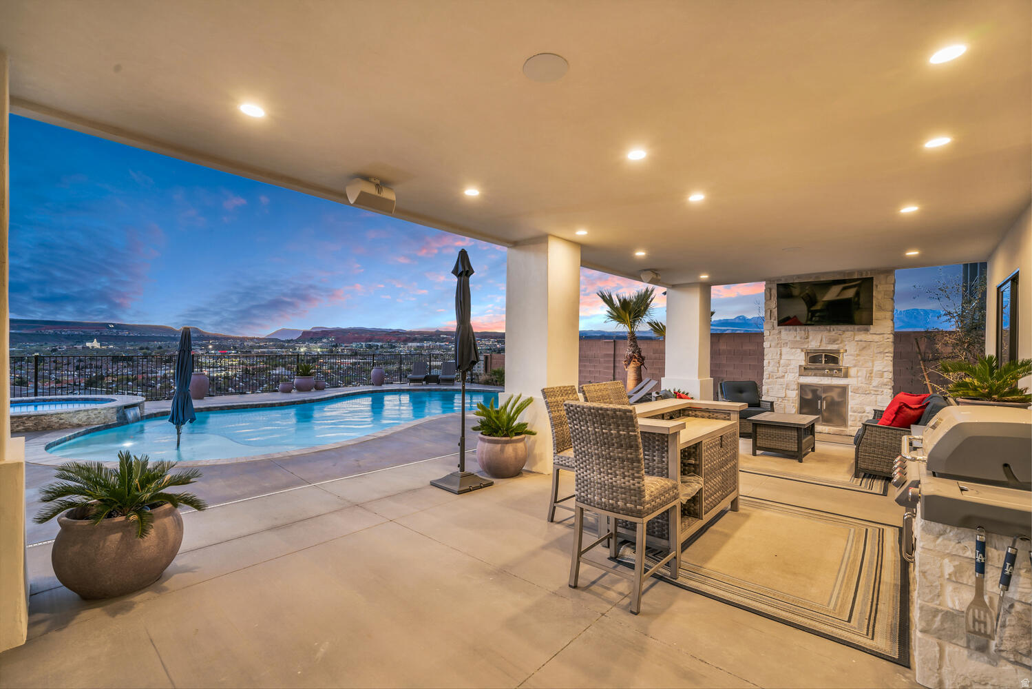 main property photo 47