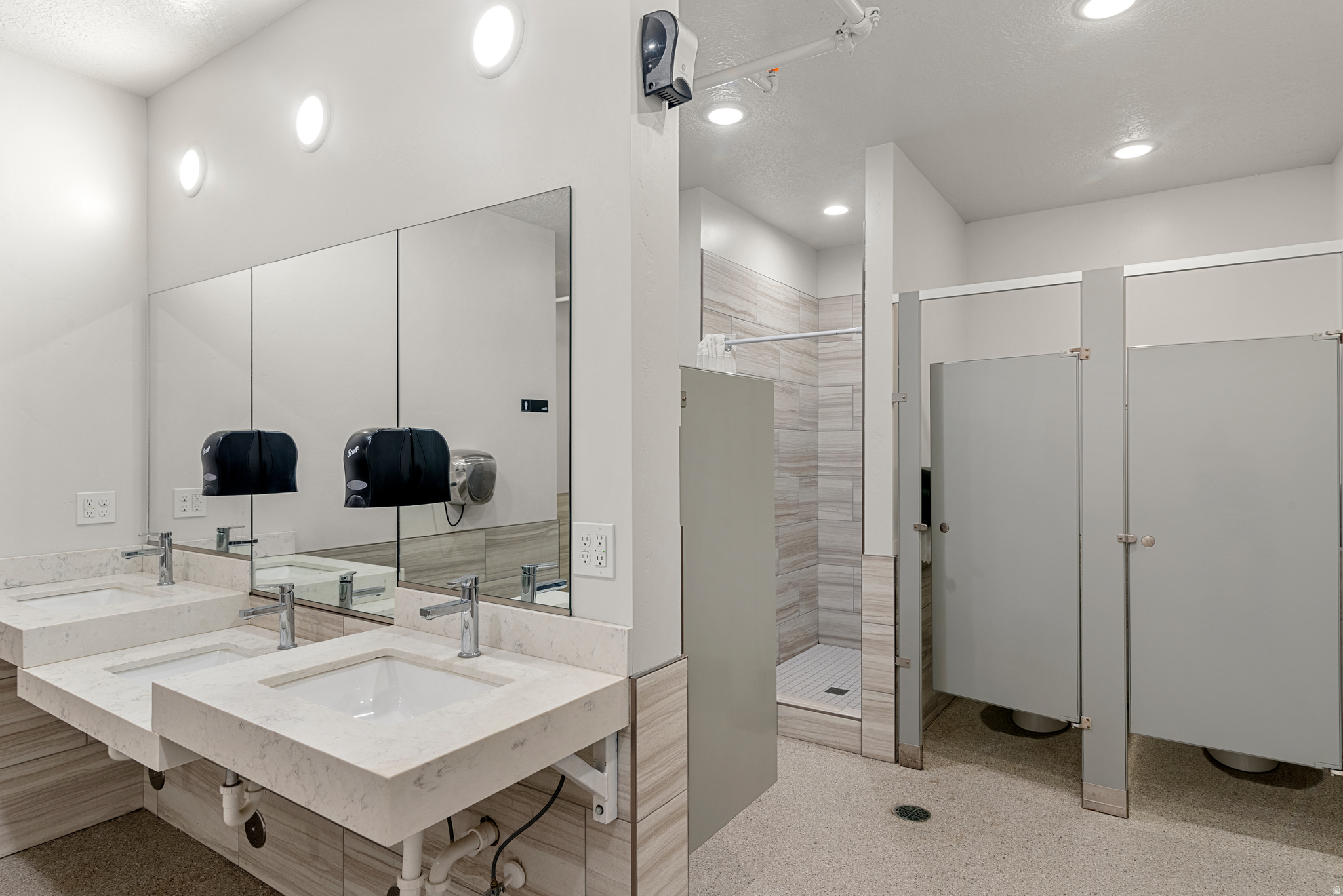 main property photo 73