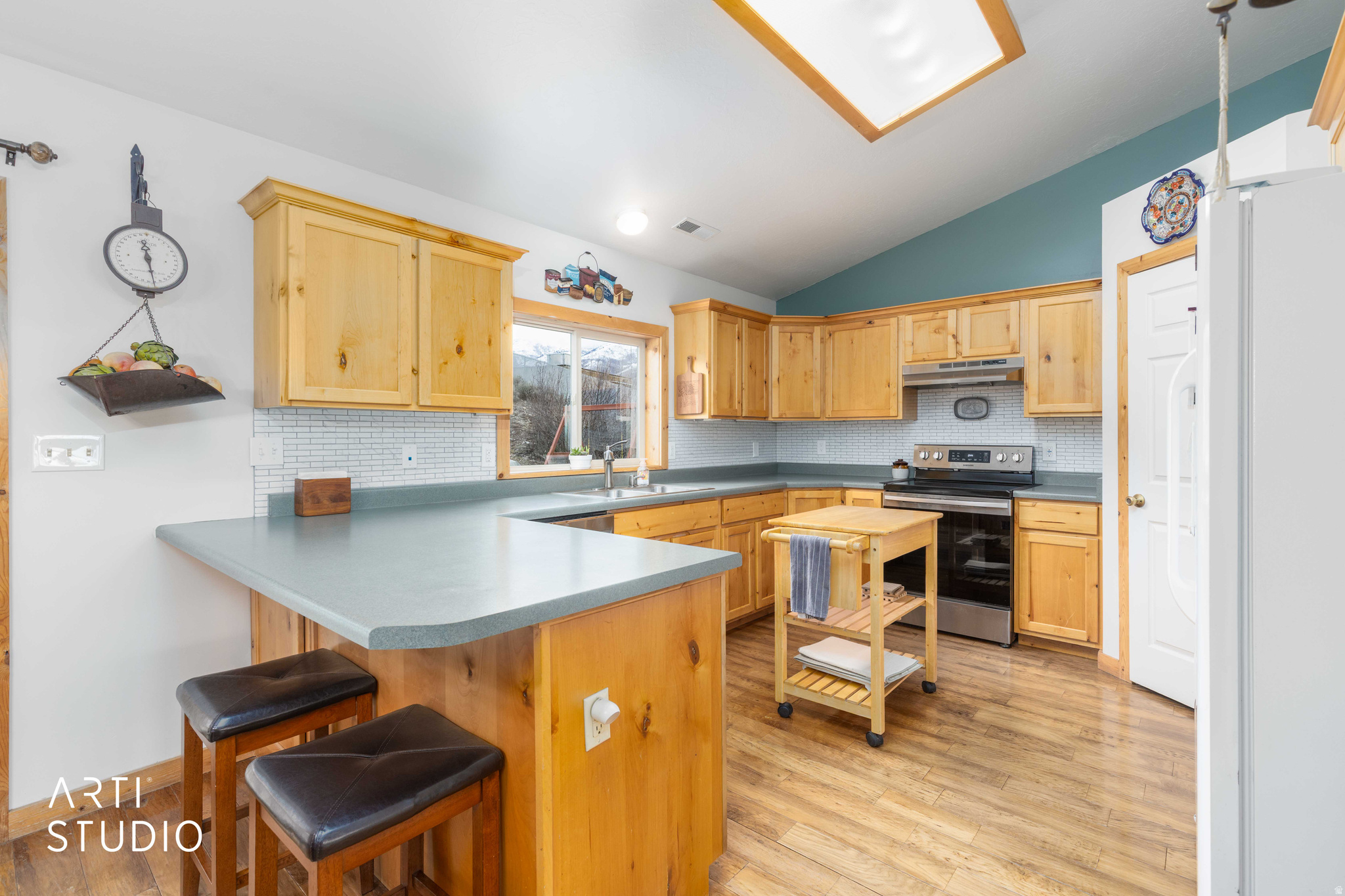 main property photo 12