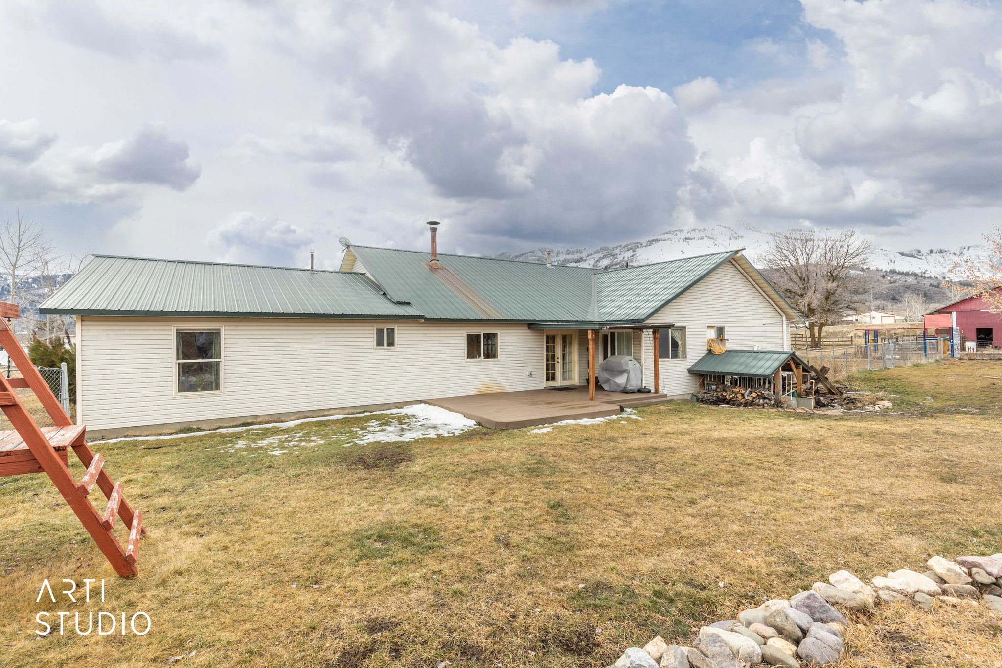 main property photo 37