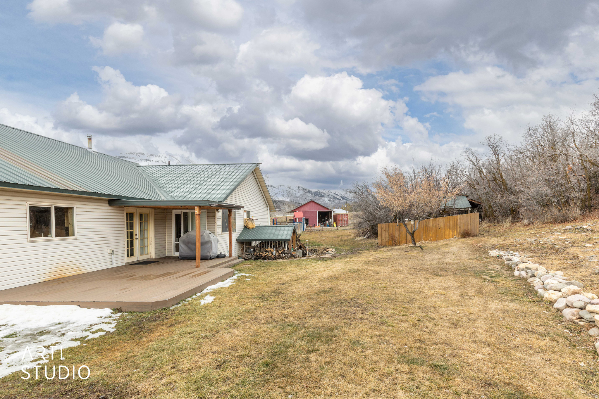 main property photo 40