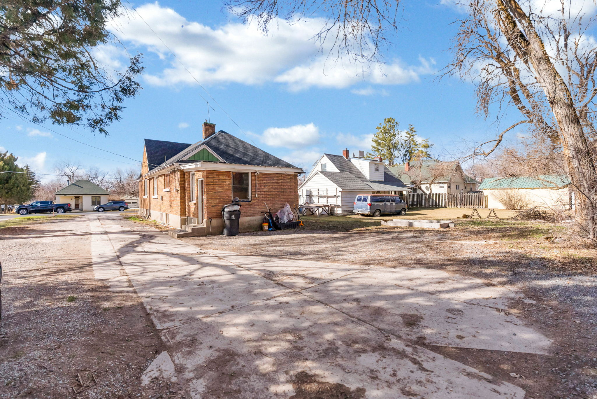 main property photo 20