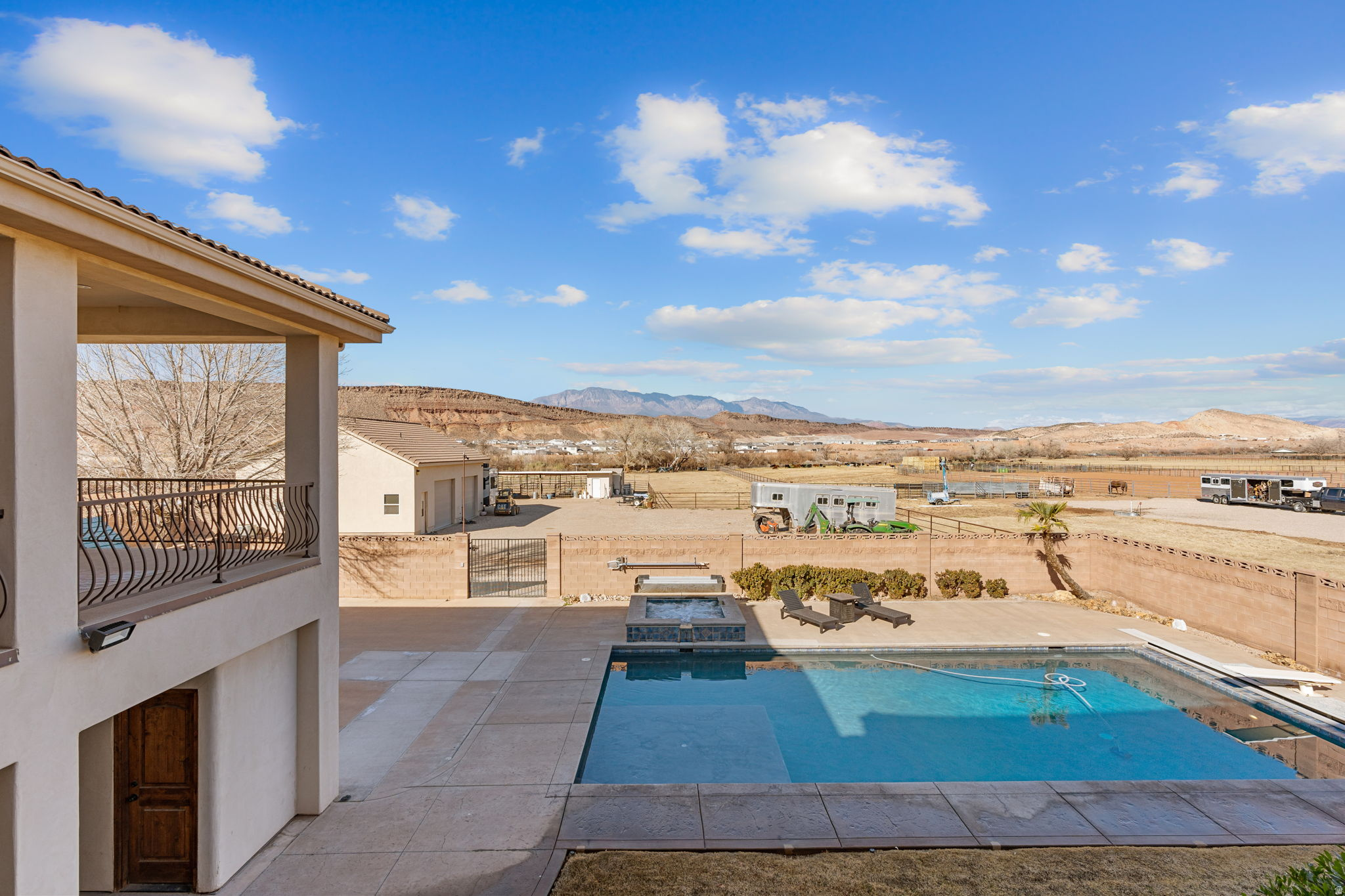 main property photo 50