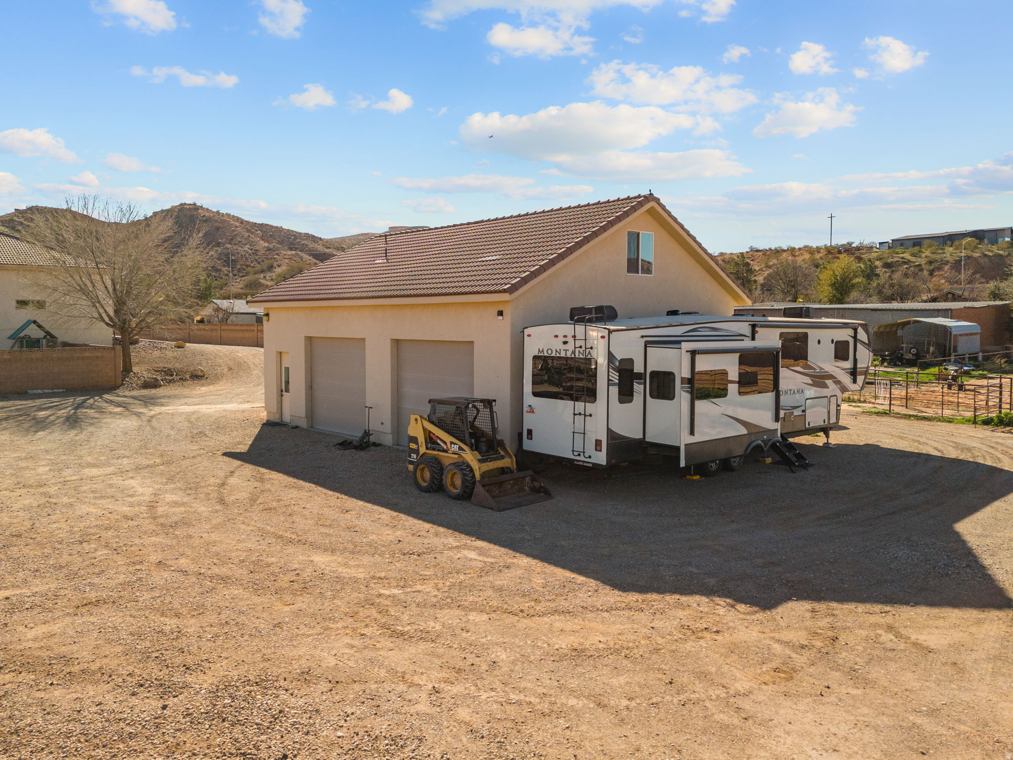 main property photo 78