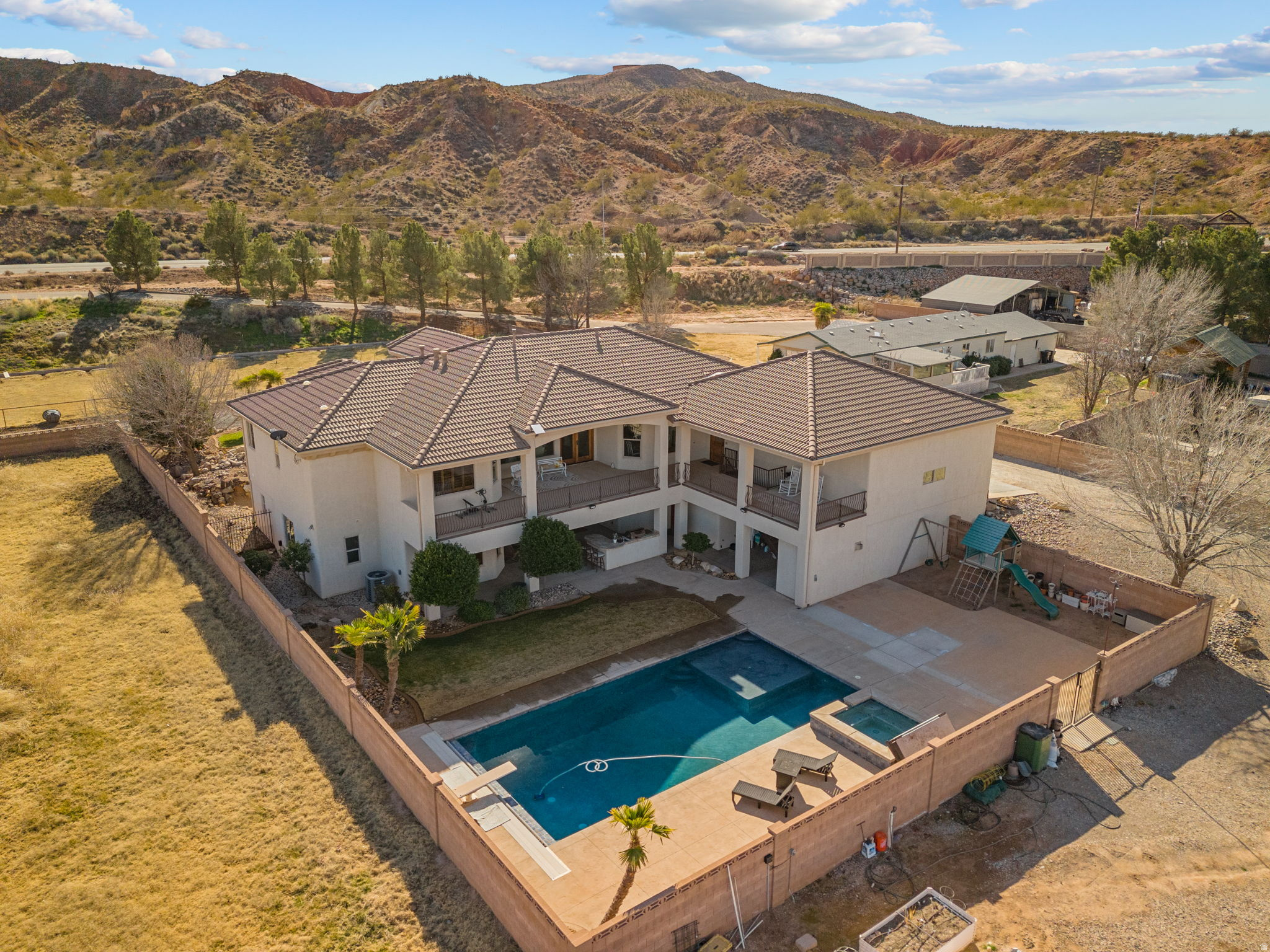main property photo 94
