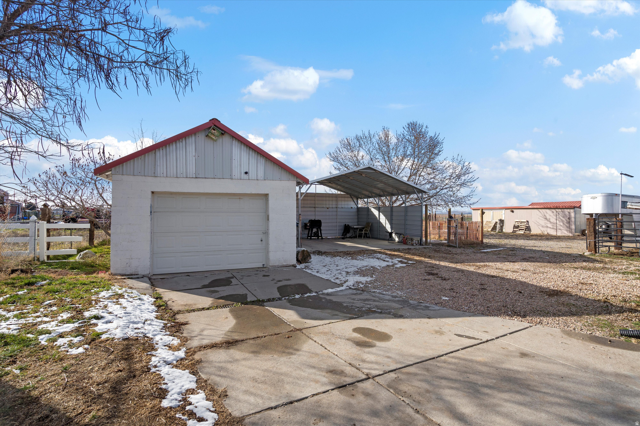 main property photo 40