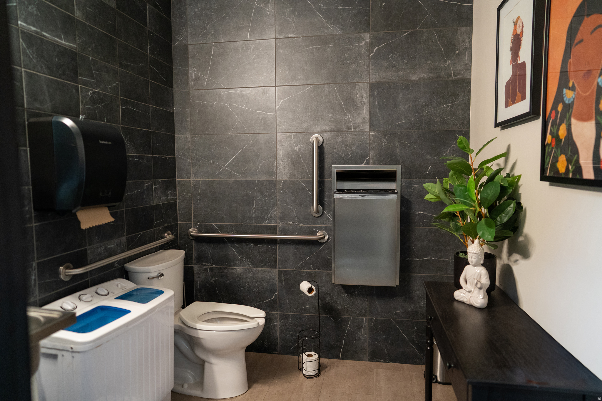 main property photo 8