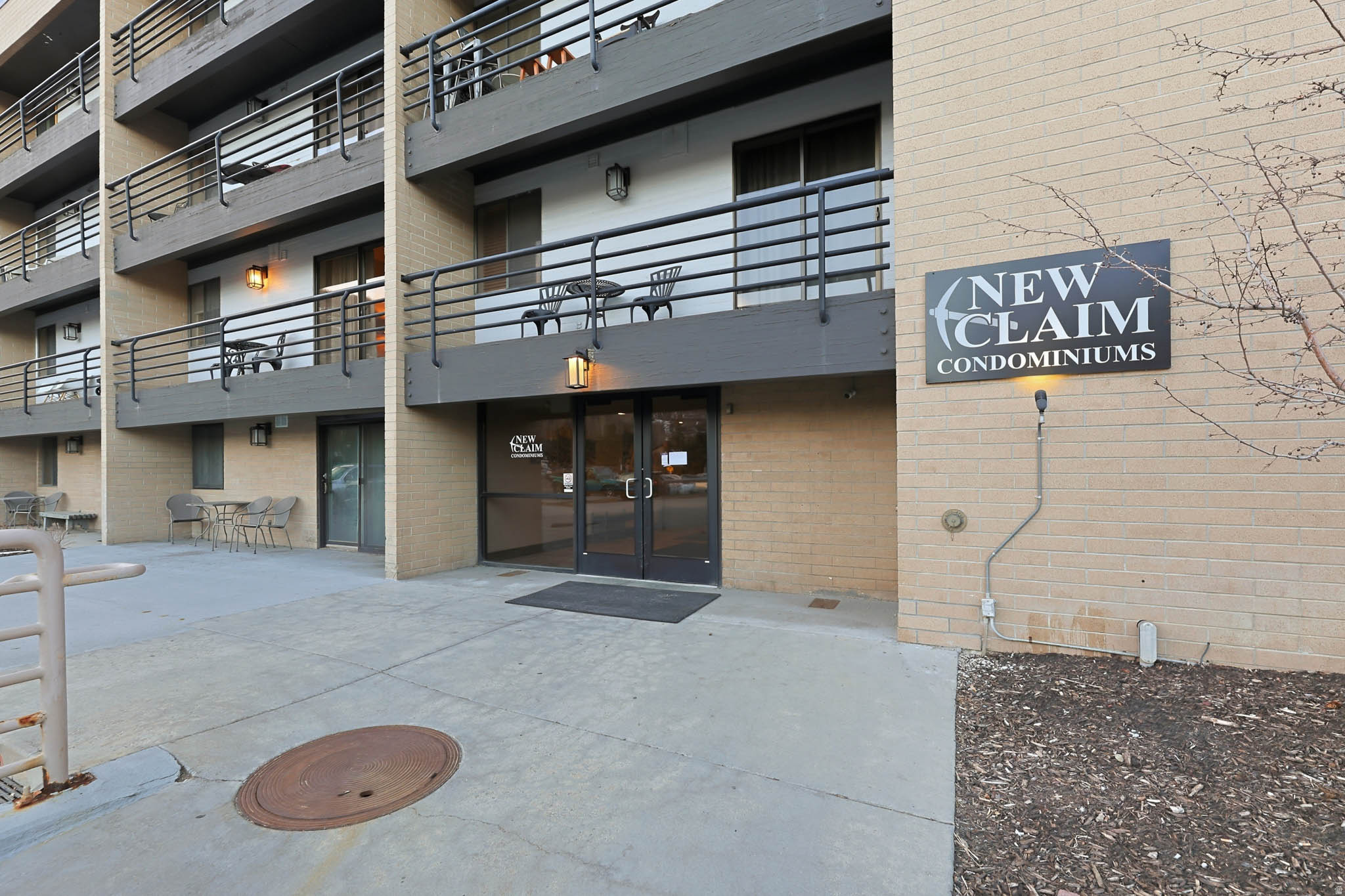 main property photo 18