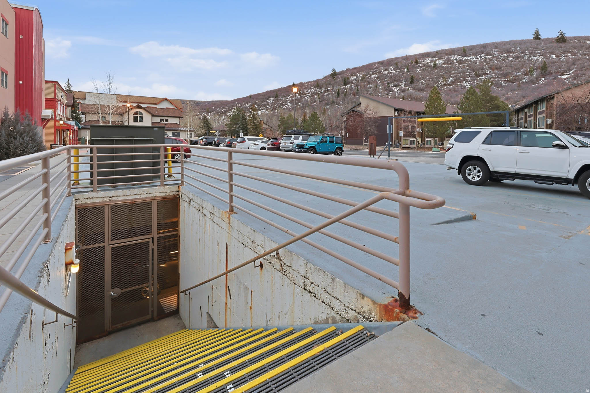 main property photo 25