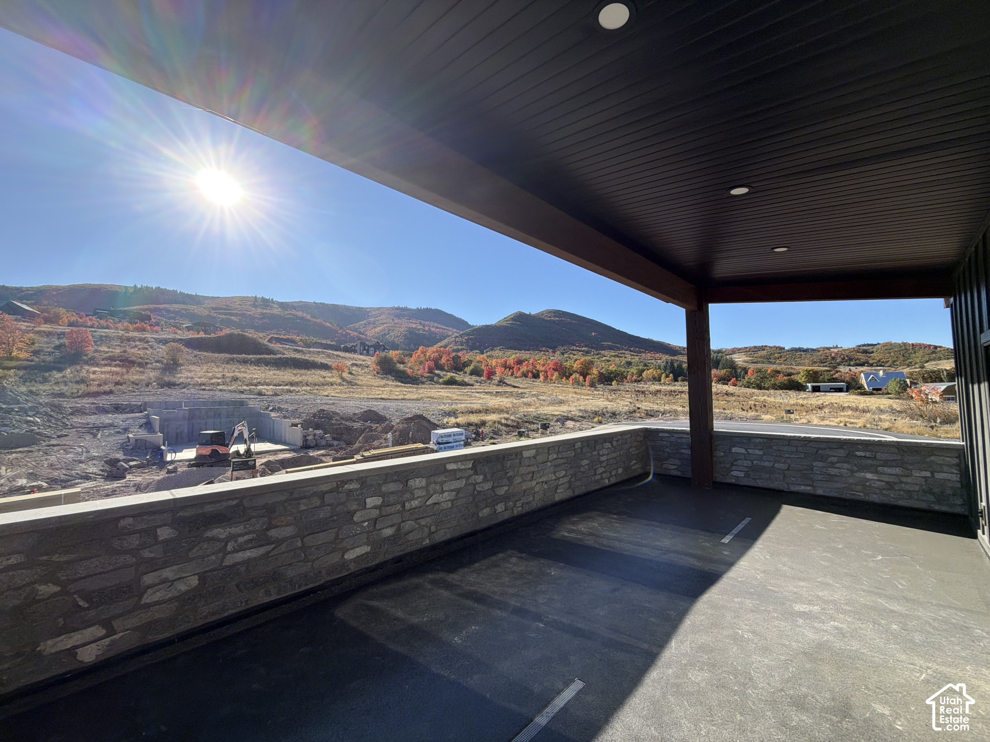 main property photo 11