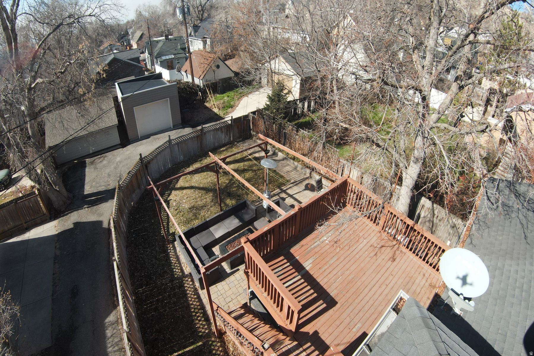 main property photo 50