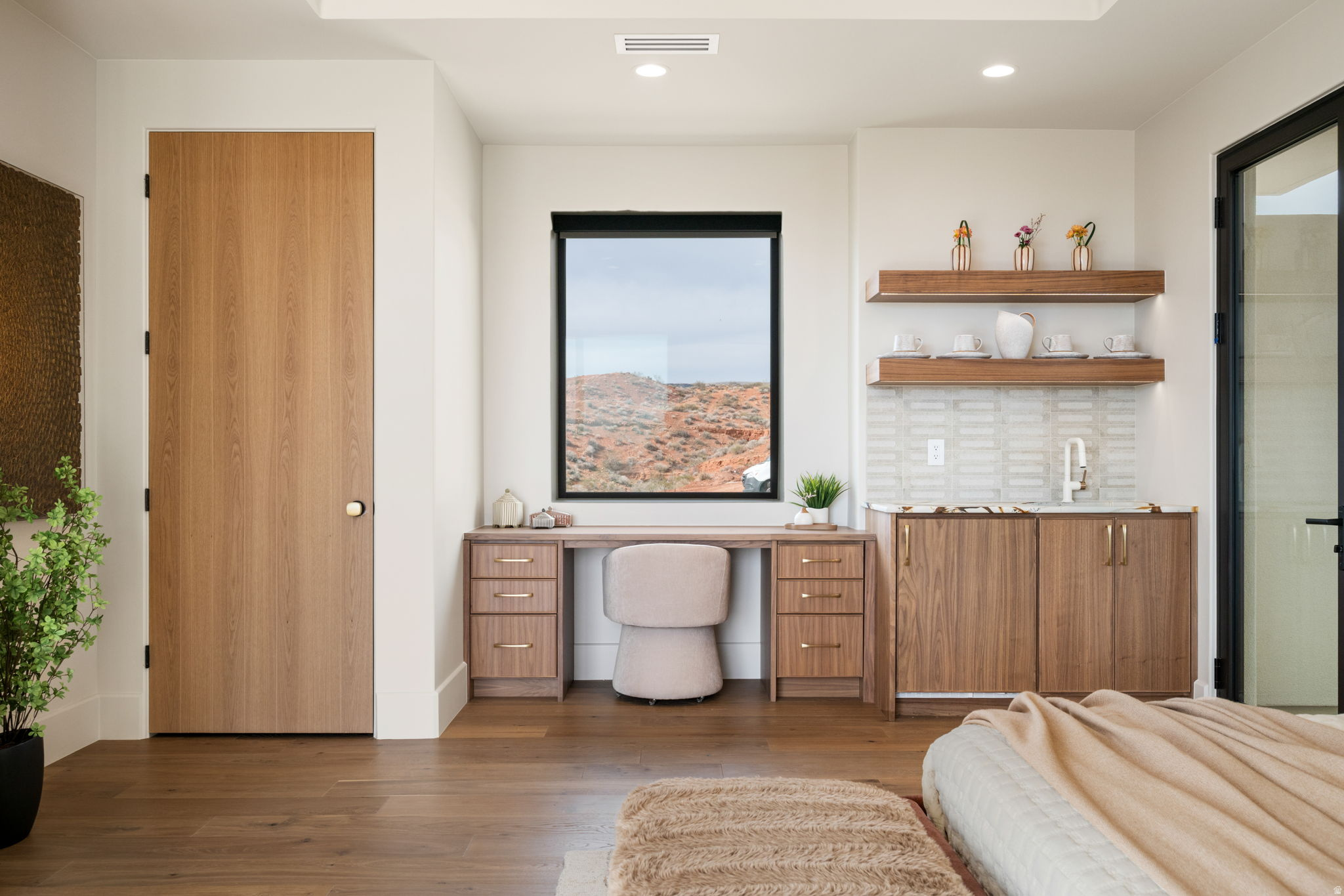 main property photo 94