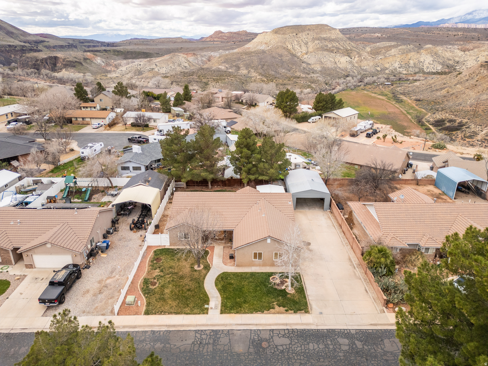 main property photo 35