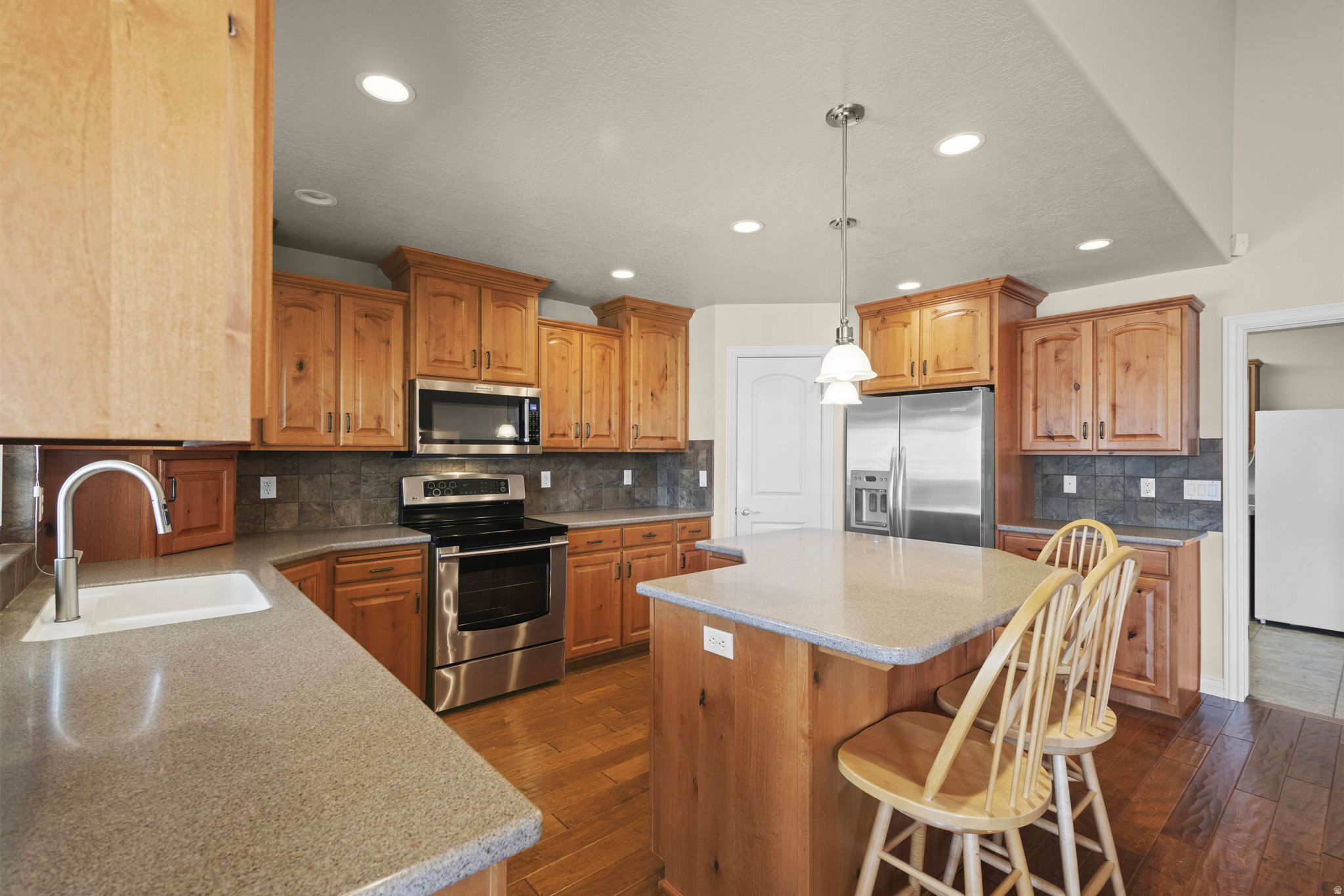 main property photo 12