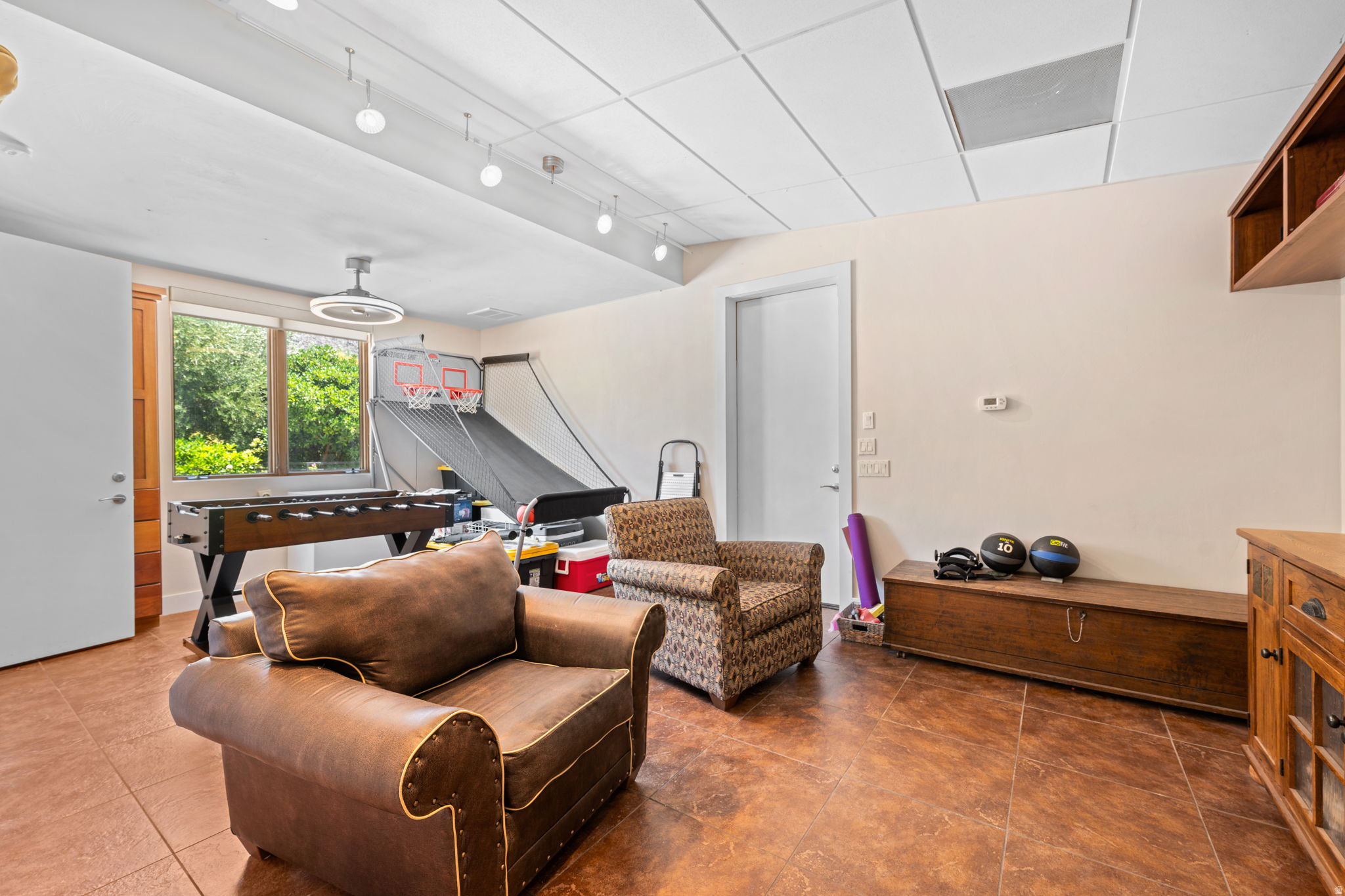 main property photo 13