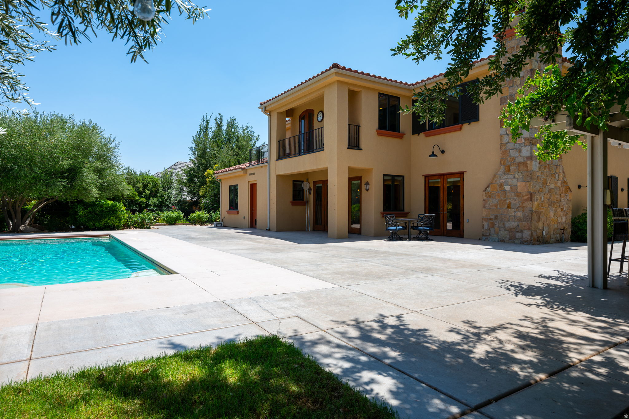 main property photo 26
