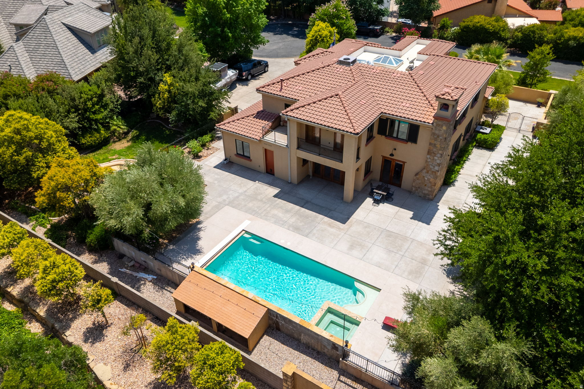 main property photo 3