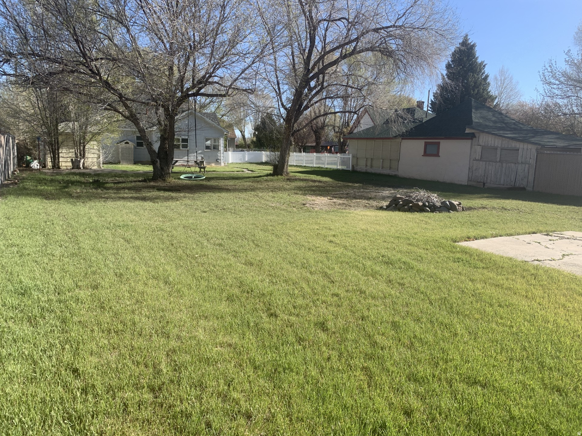 main property photo 38