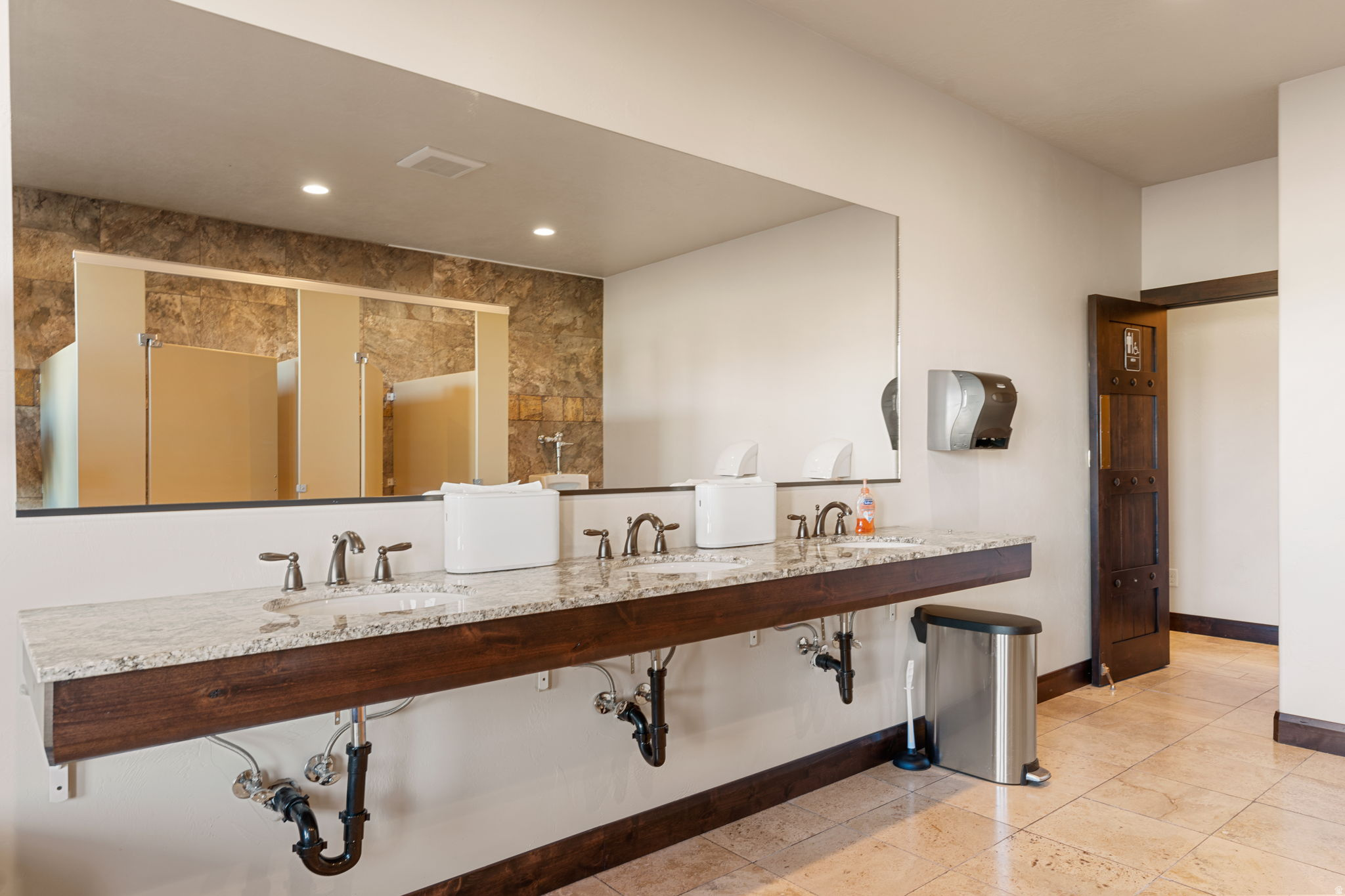 main property photo 61