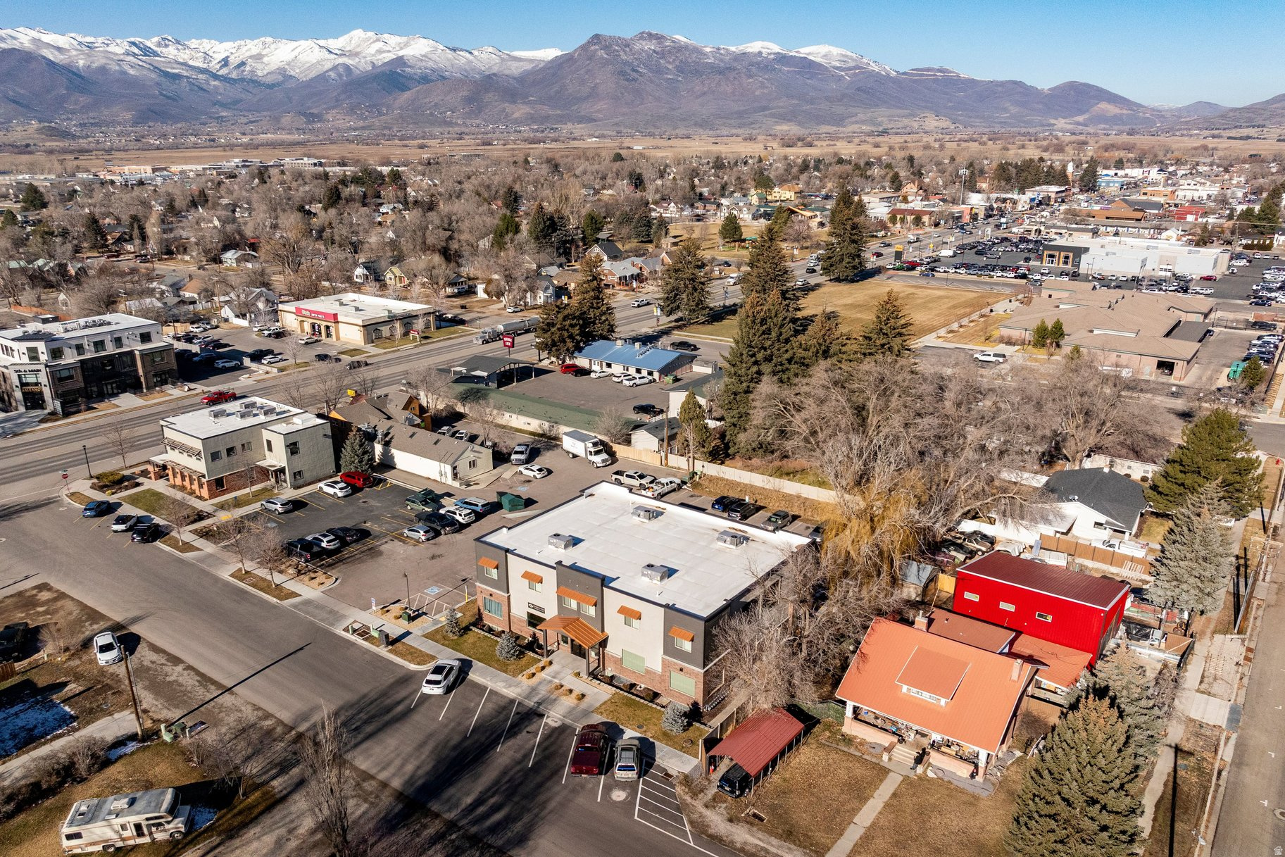 main property photo 25