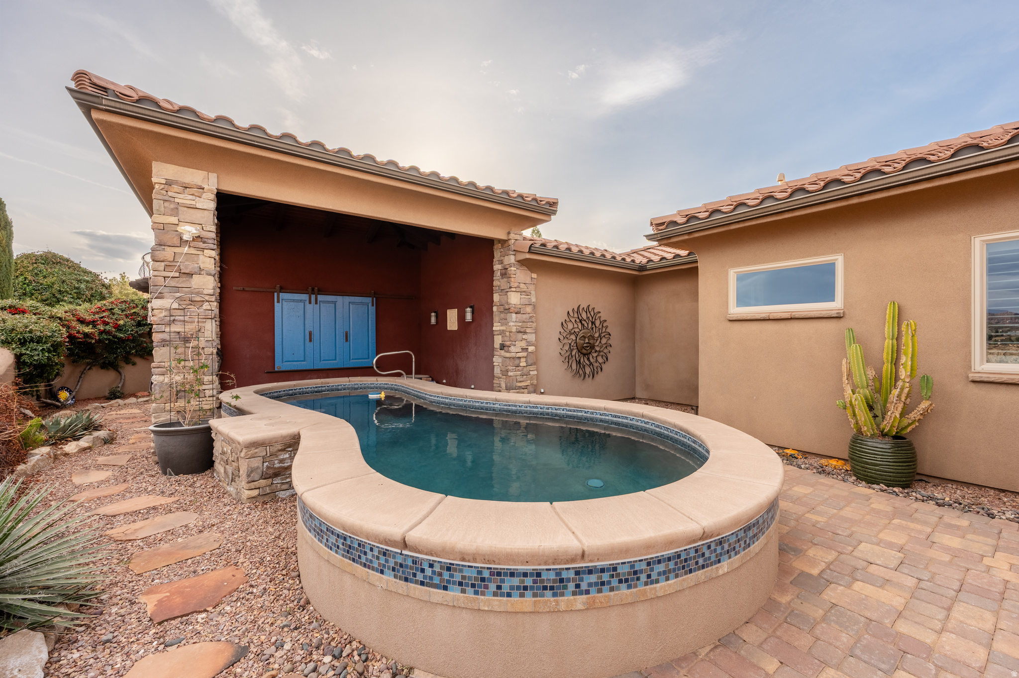main property photo 70