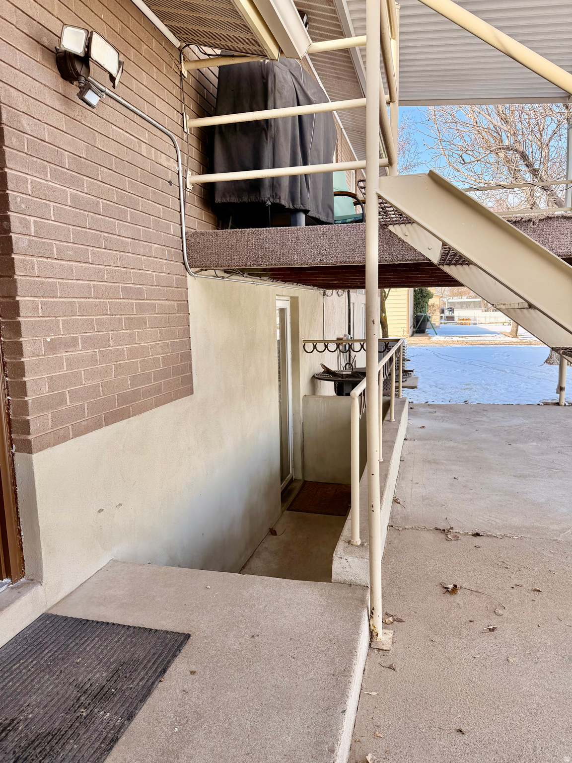 main property photo 22