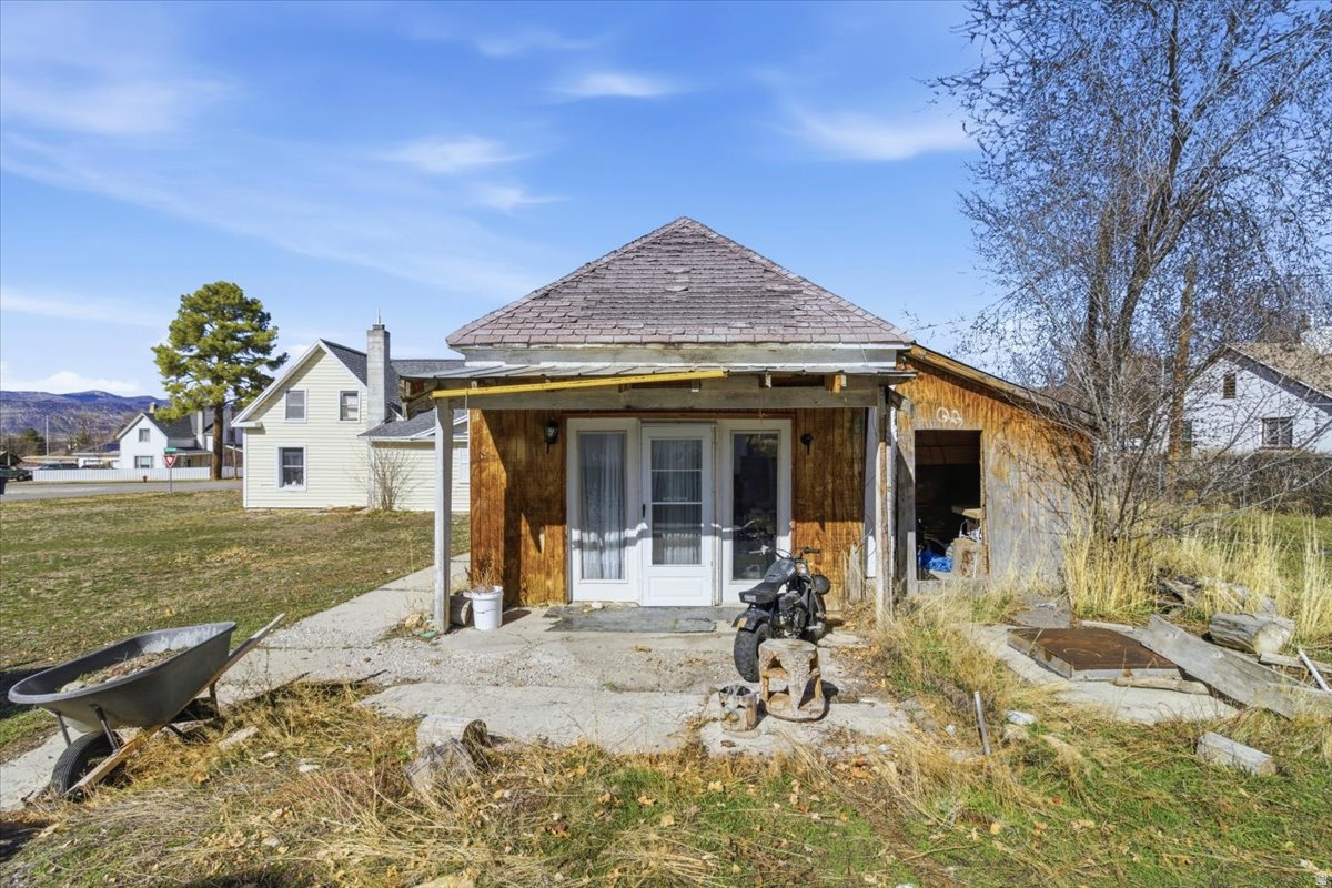 main property photo 25