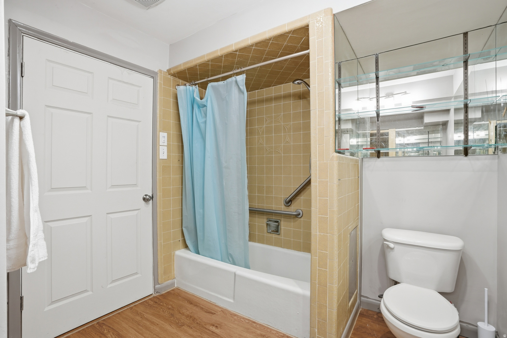 main property photo 7