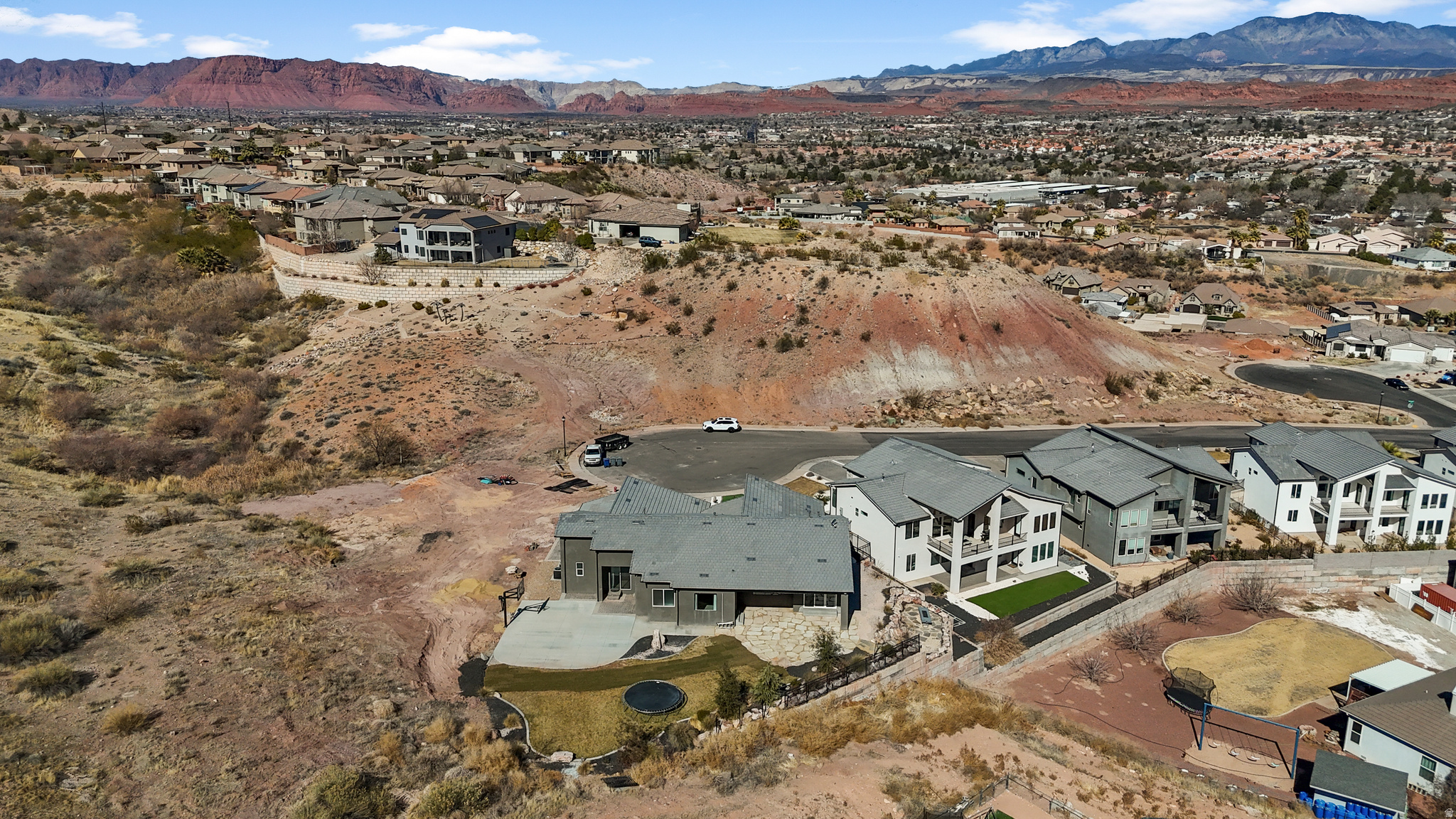 main property photo 36