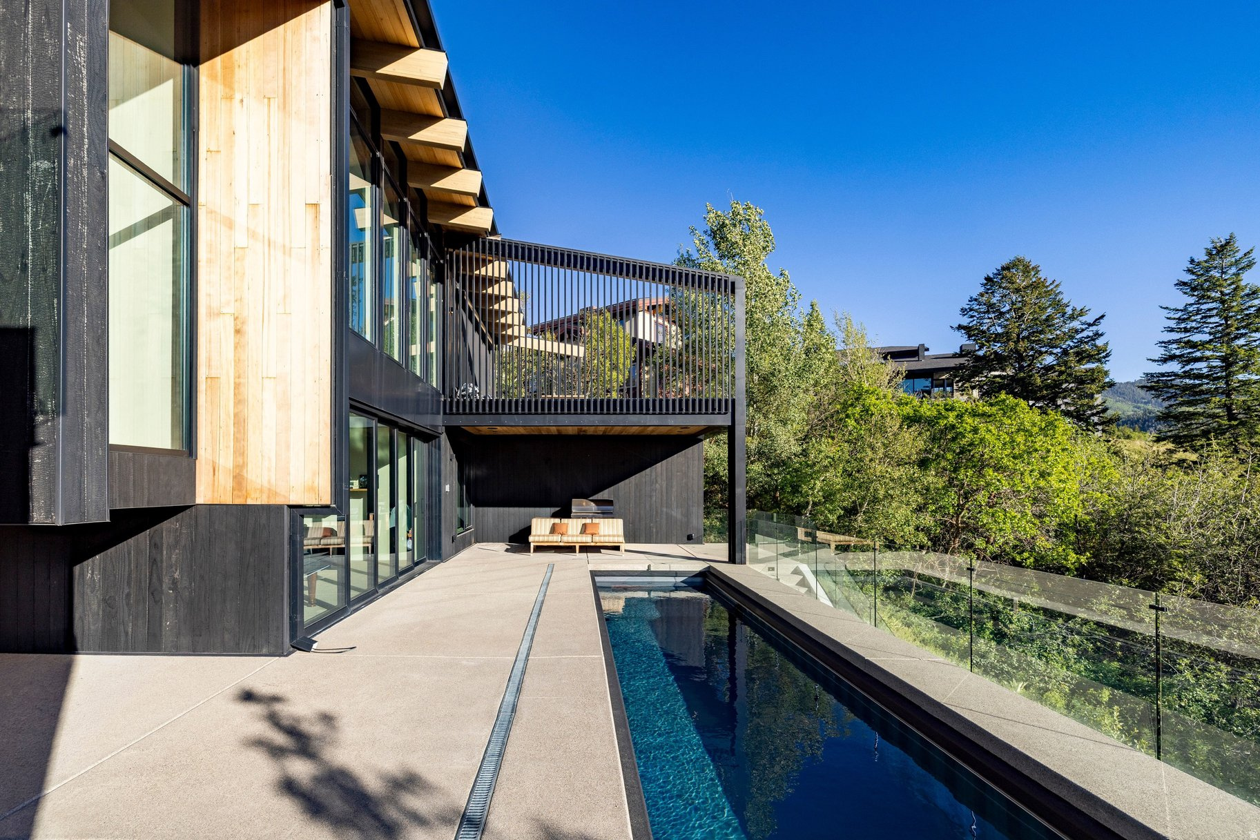 main property photo 60