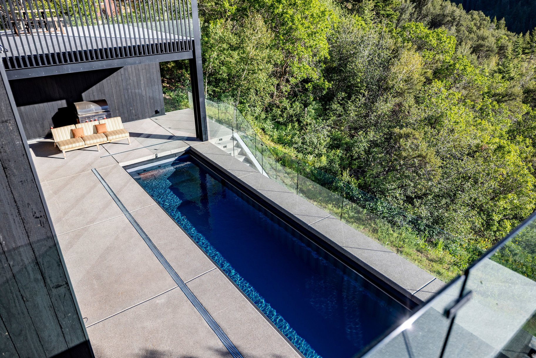 main property photo 65