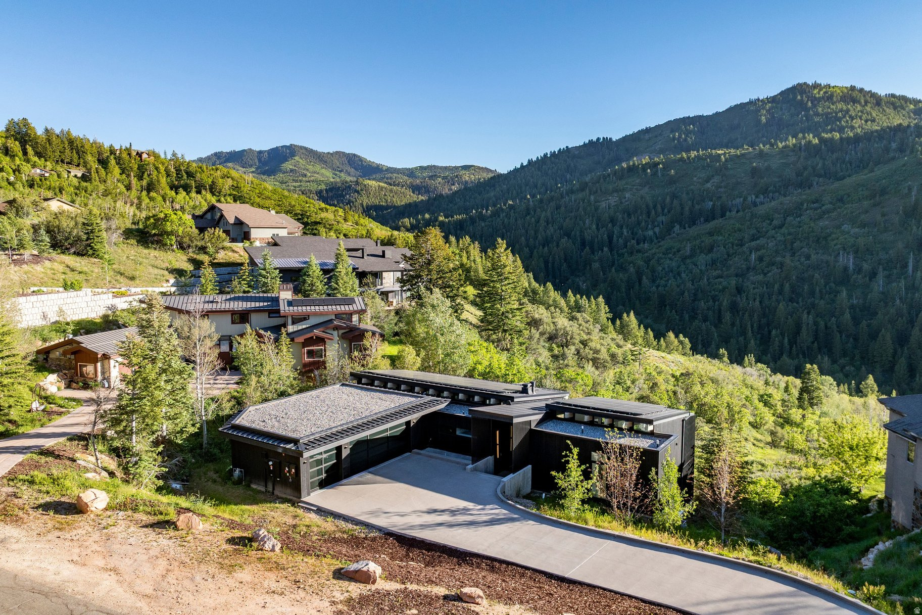 main property photo 70