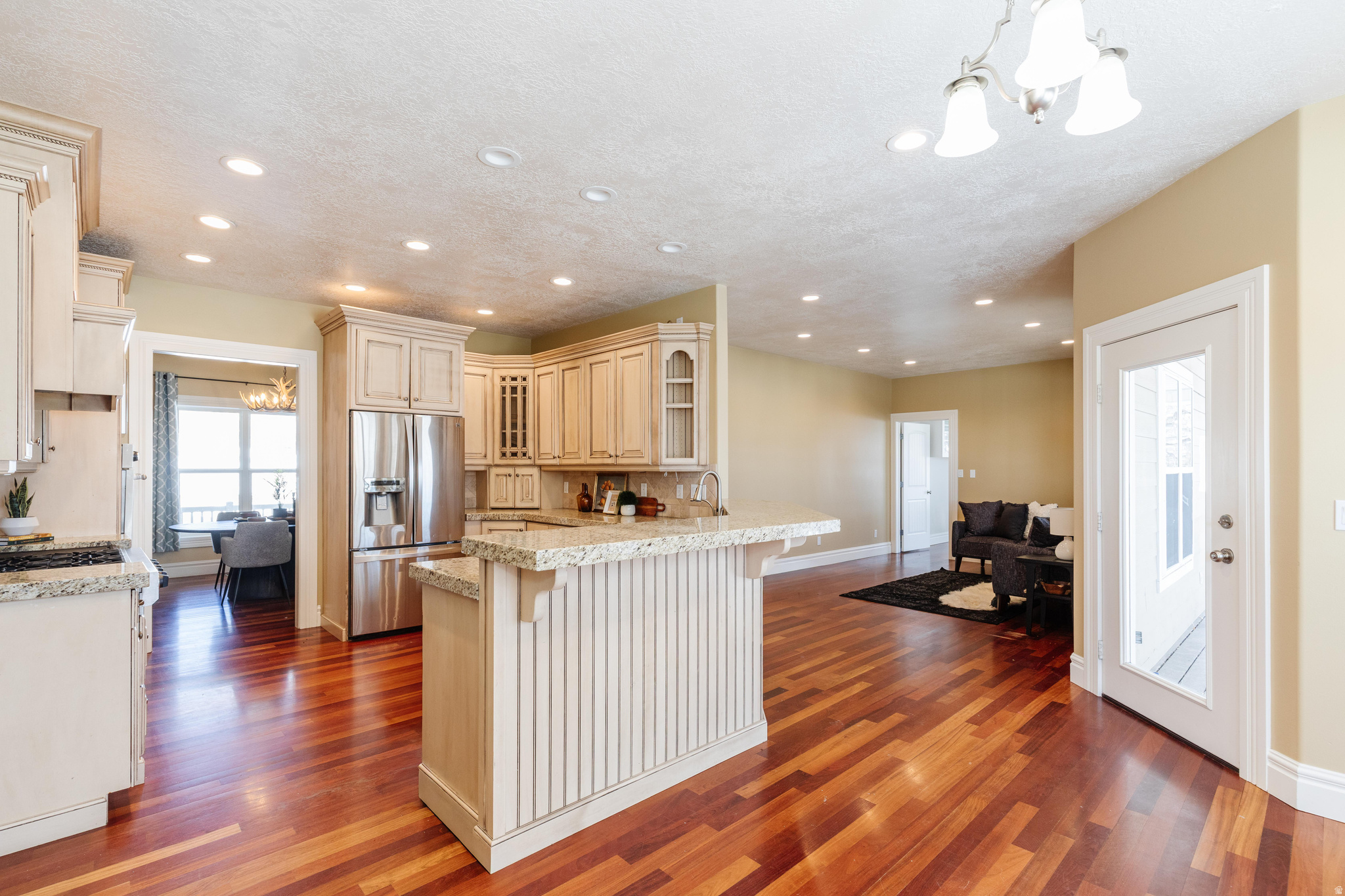 main property photo 13