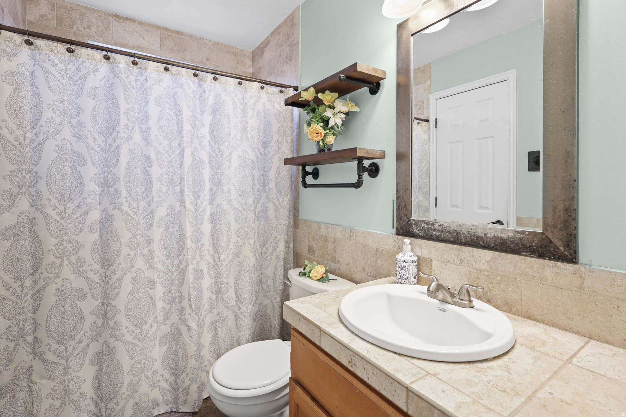 main property photo 17