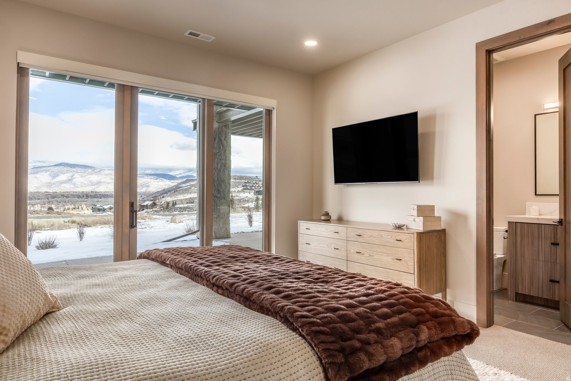 main property photo 59