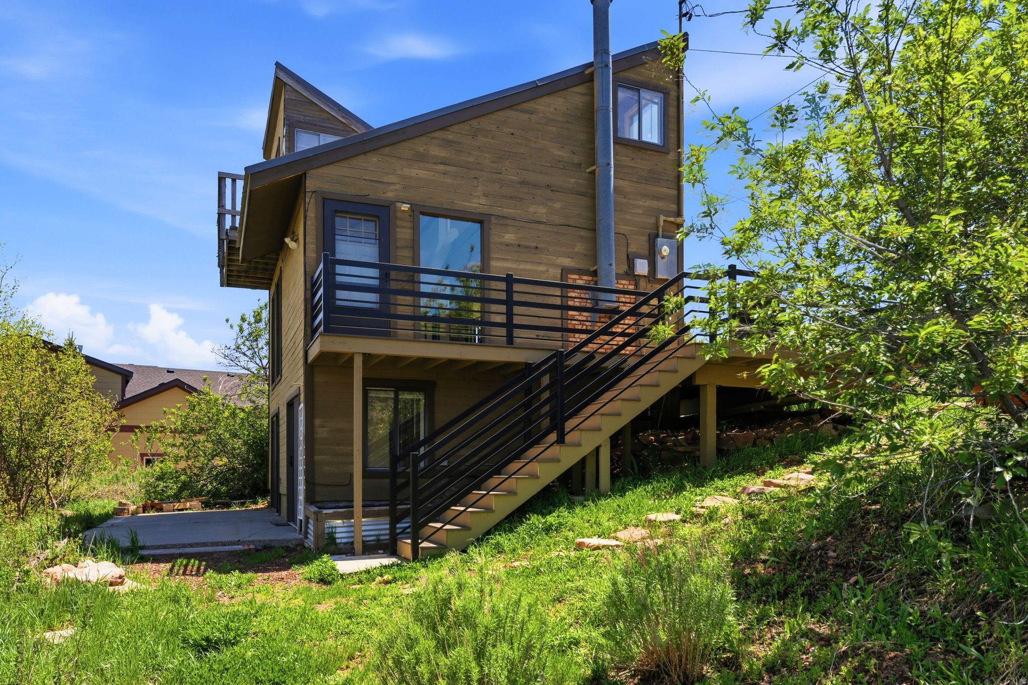 main property photo 36