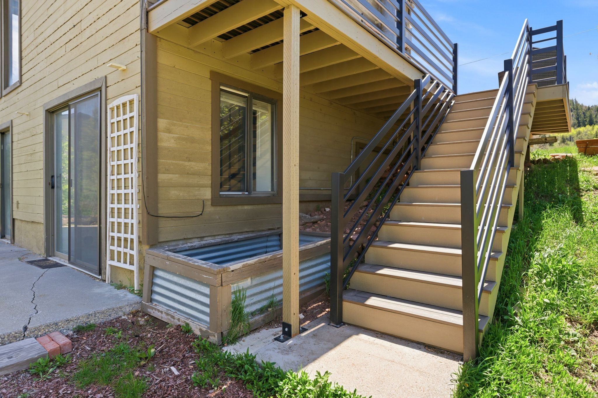 main property photo 37
