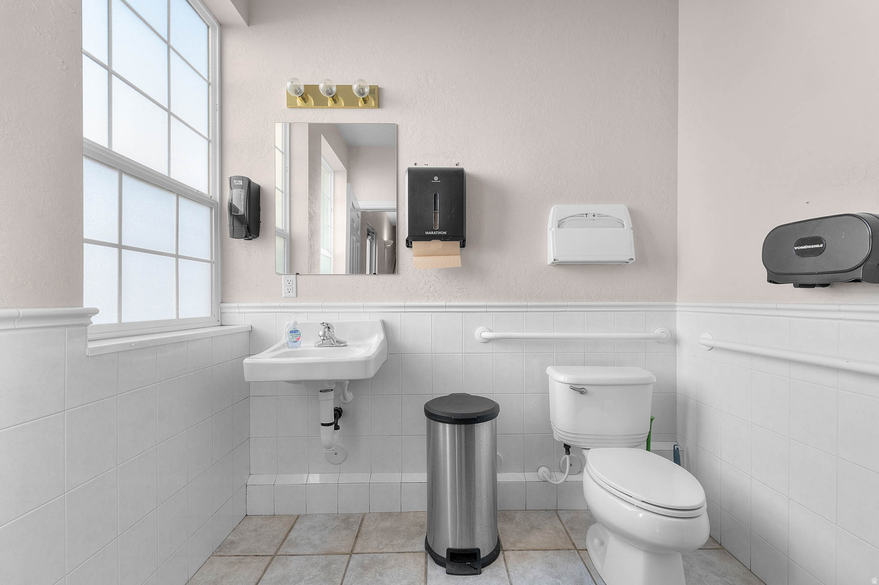 main property photo 9