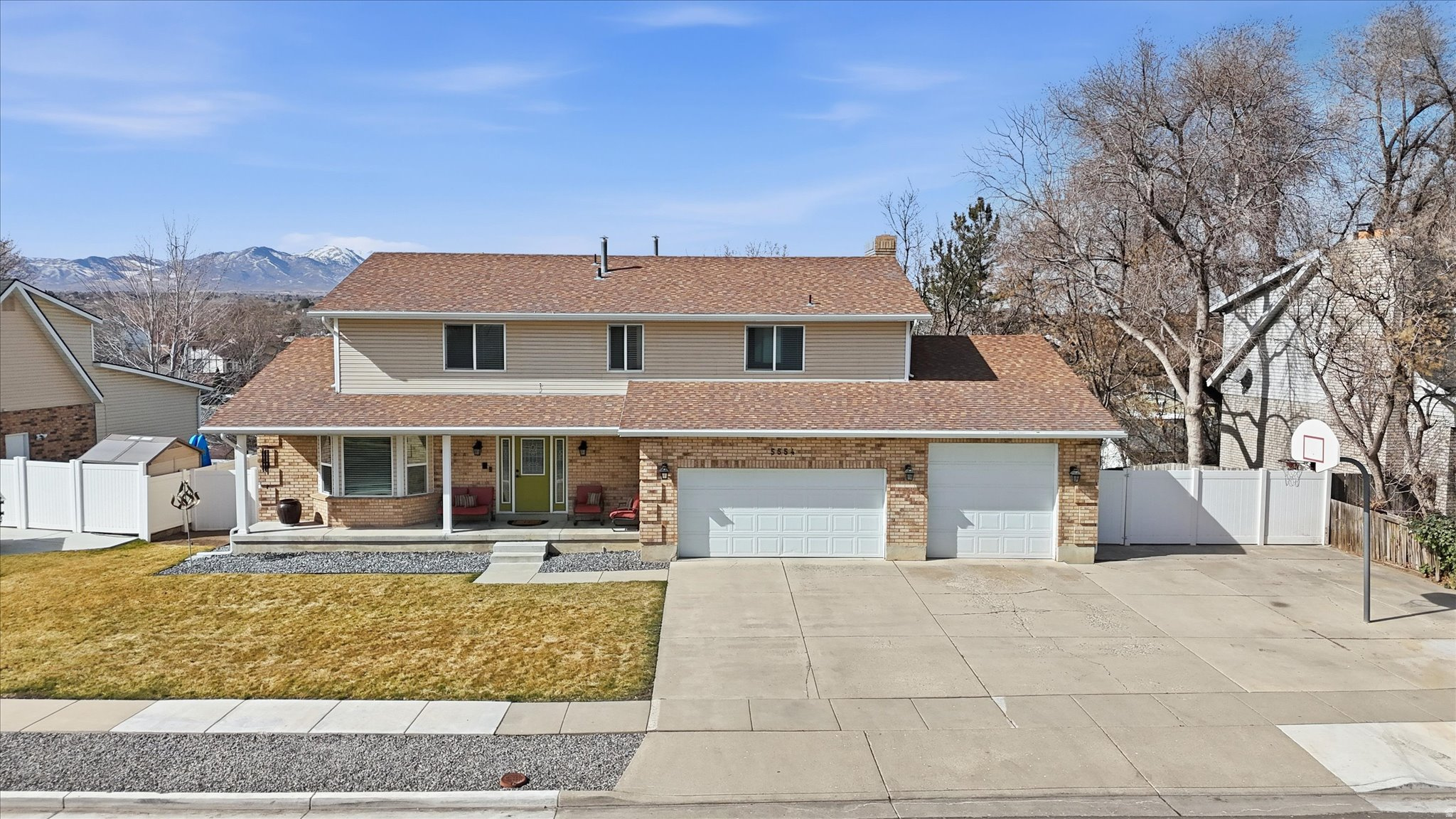 main property photo 11
