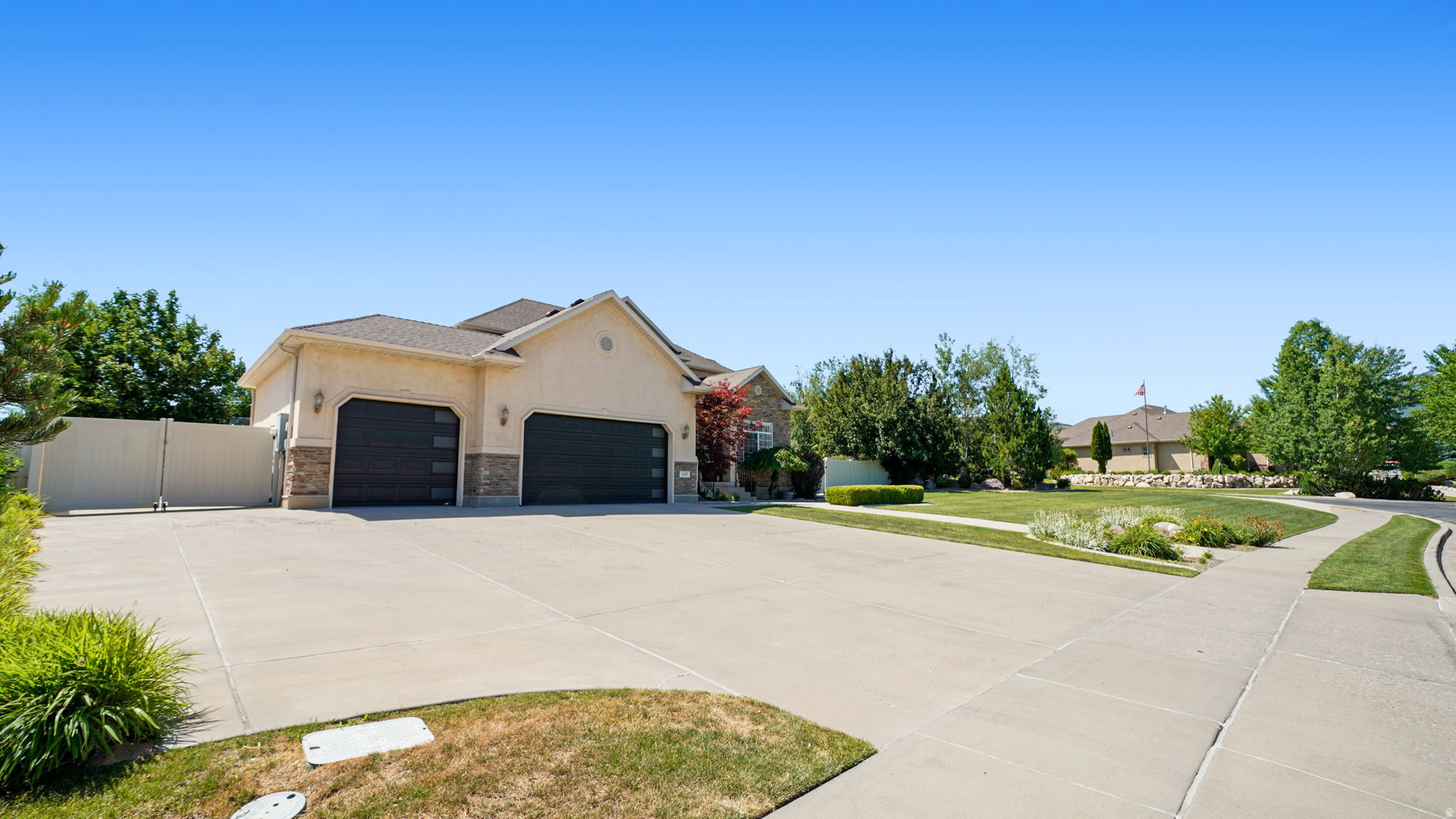 main property photo 77