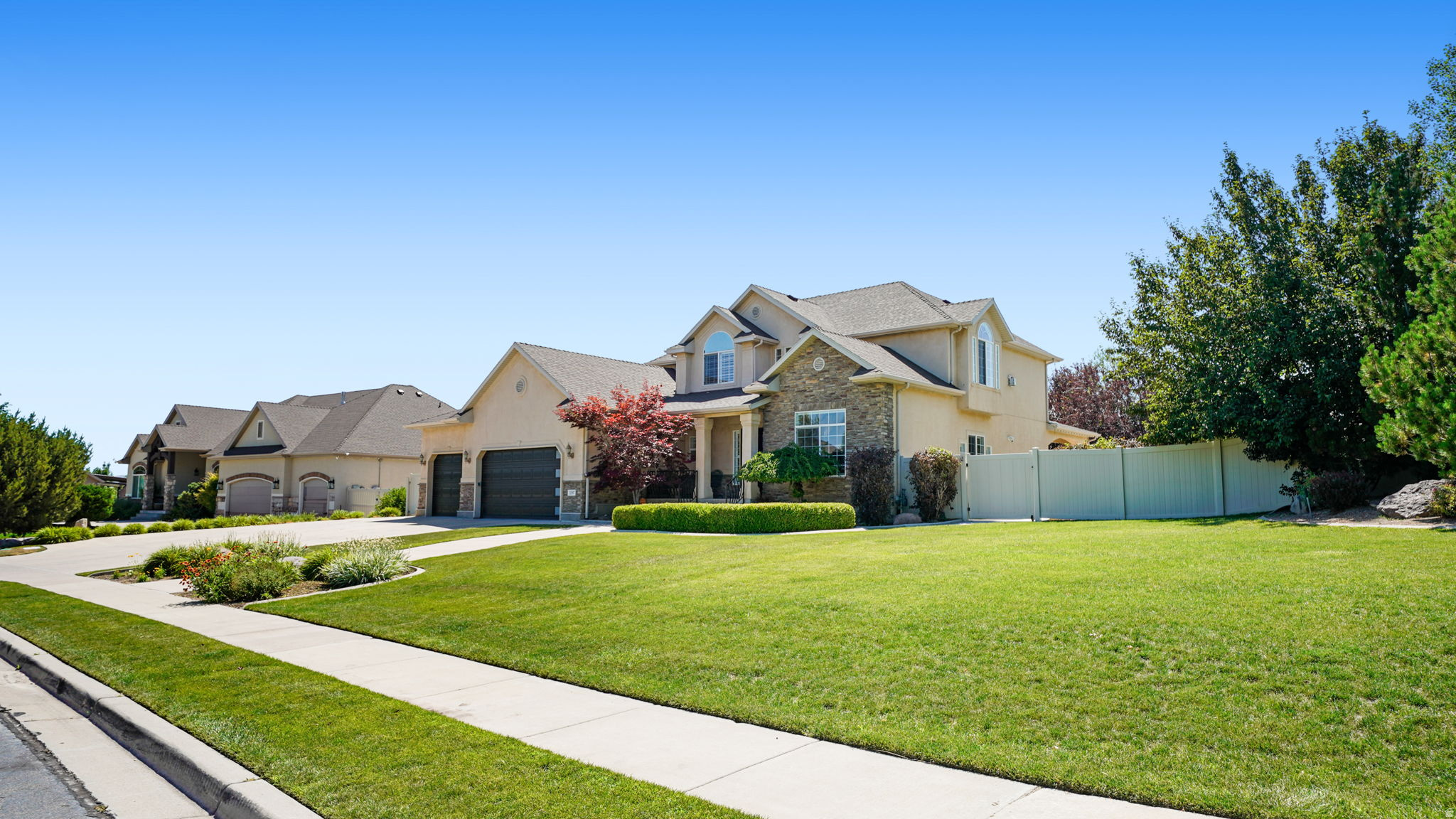 main property photo 78