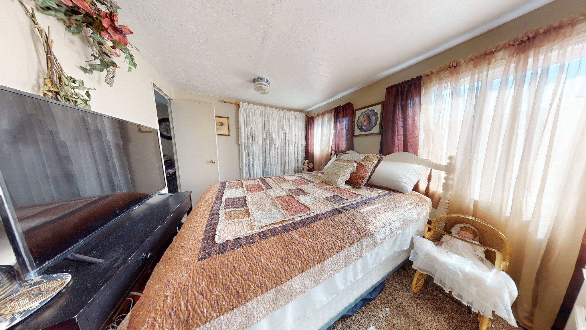 main property photo 10