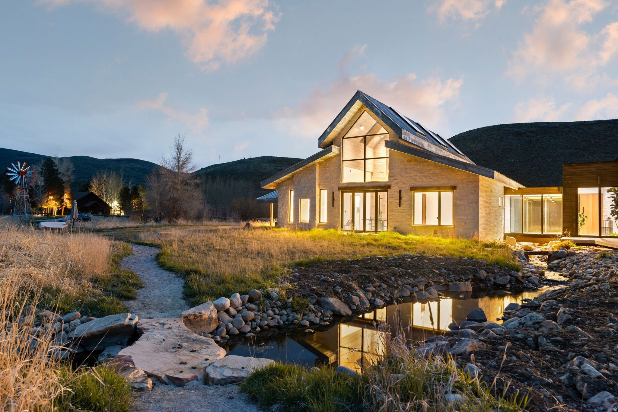 main property photo 25