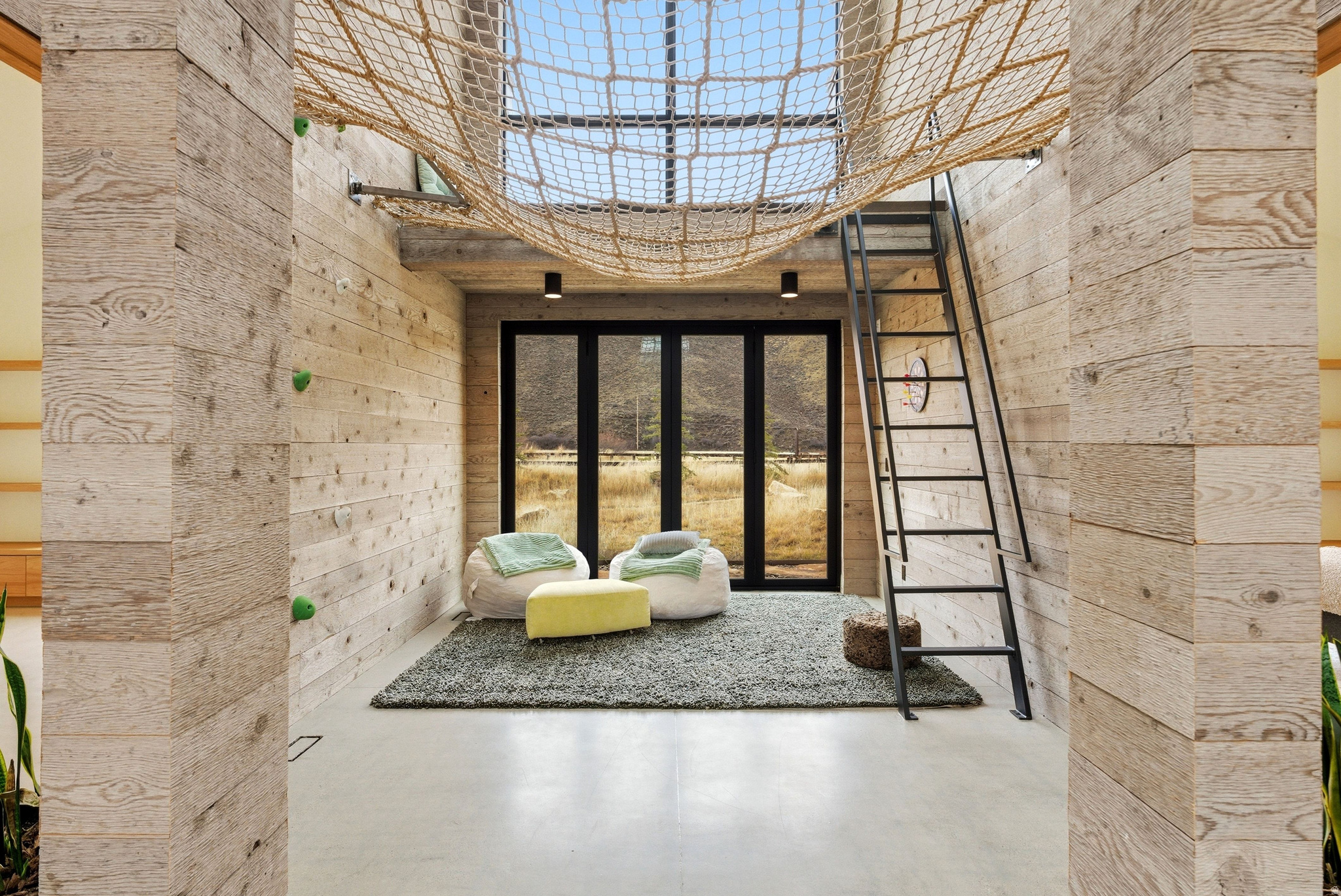 main property photo 50