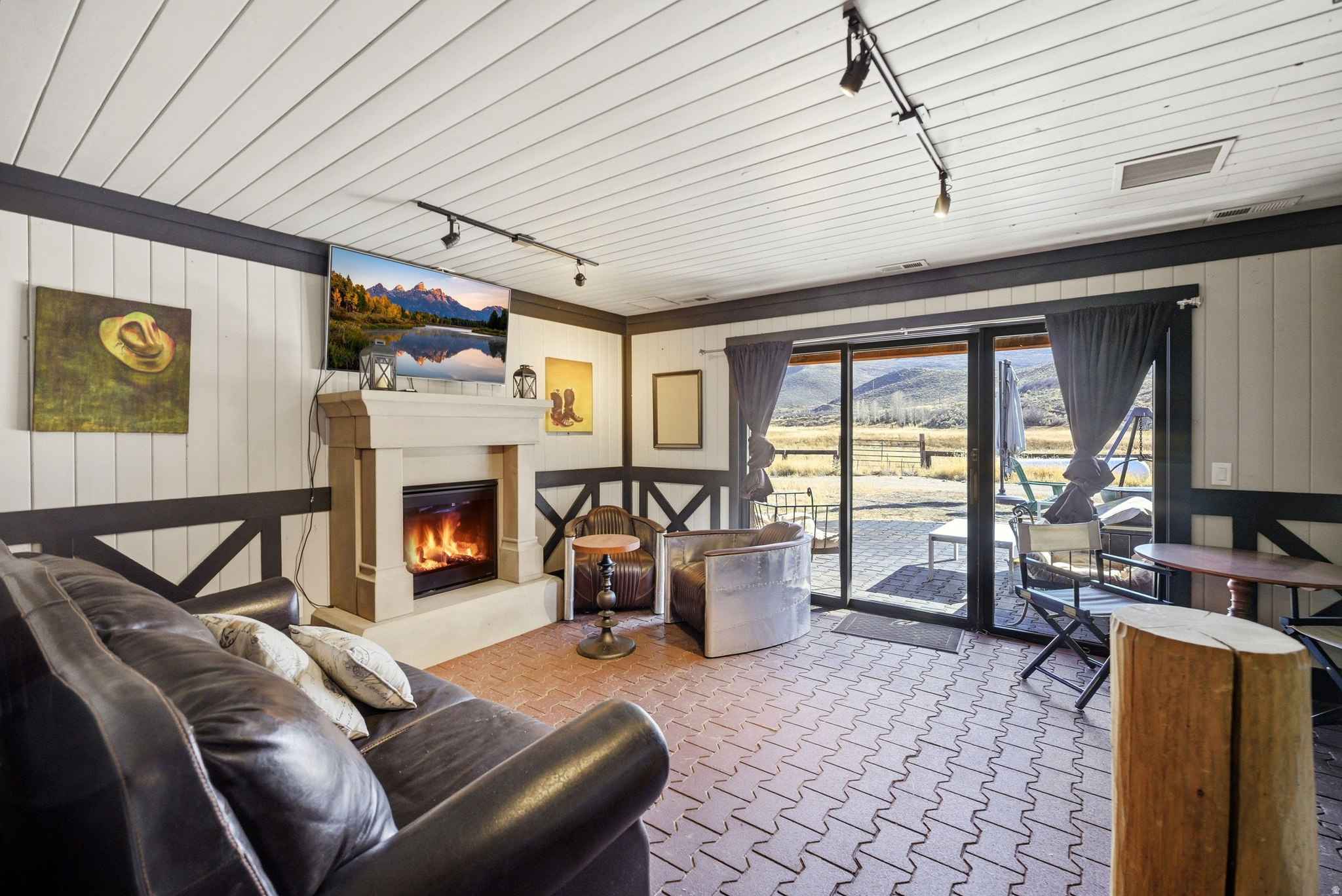main property photo 77
