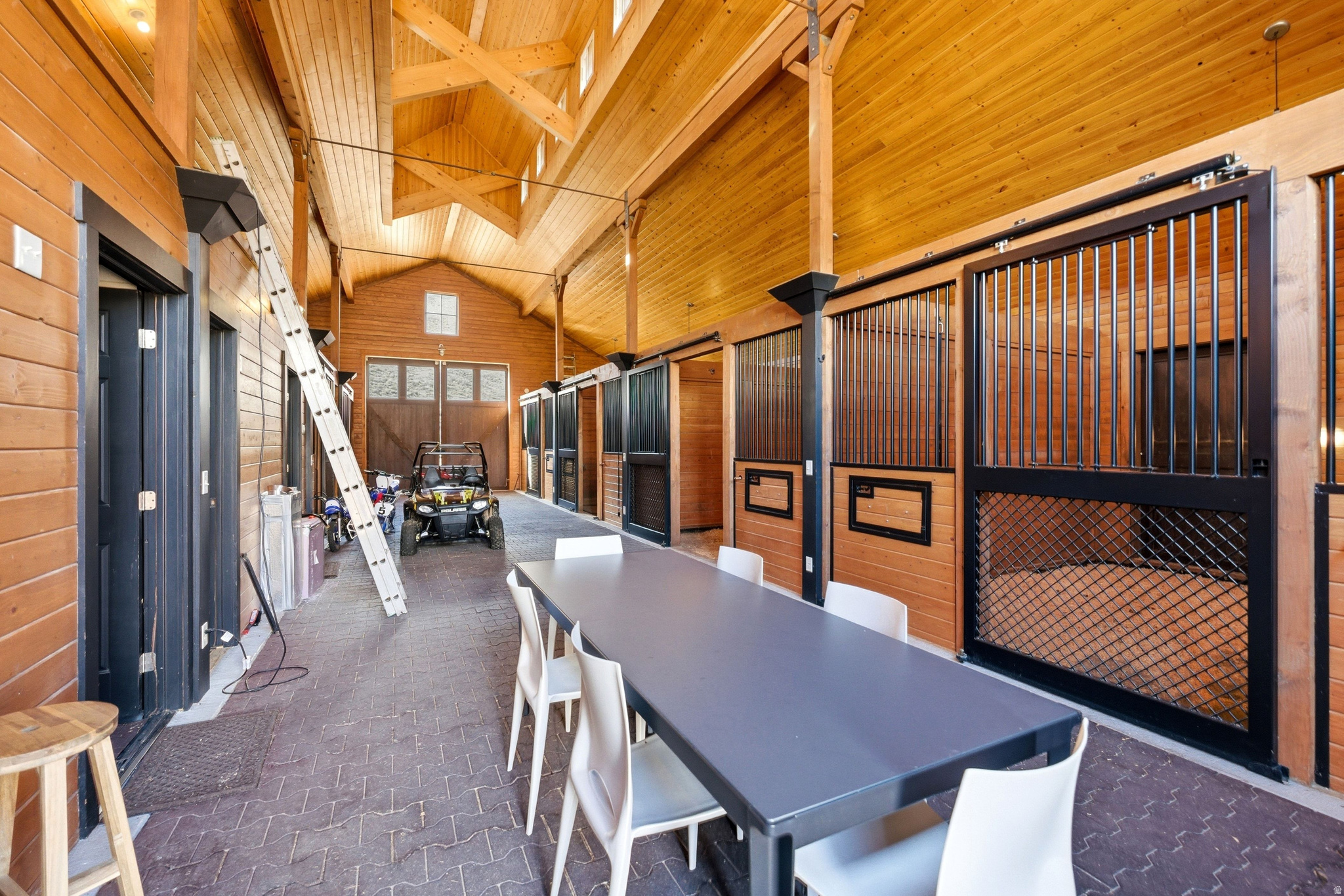 main property photo 78
