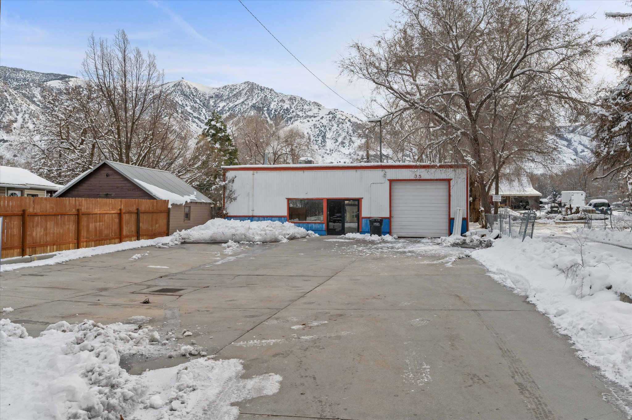 main property photo 28