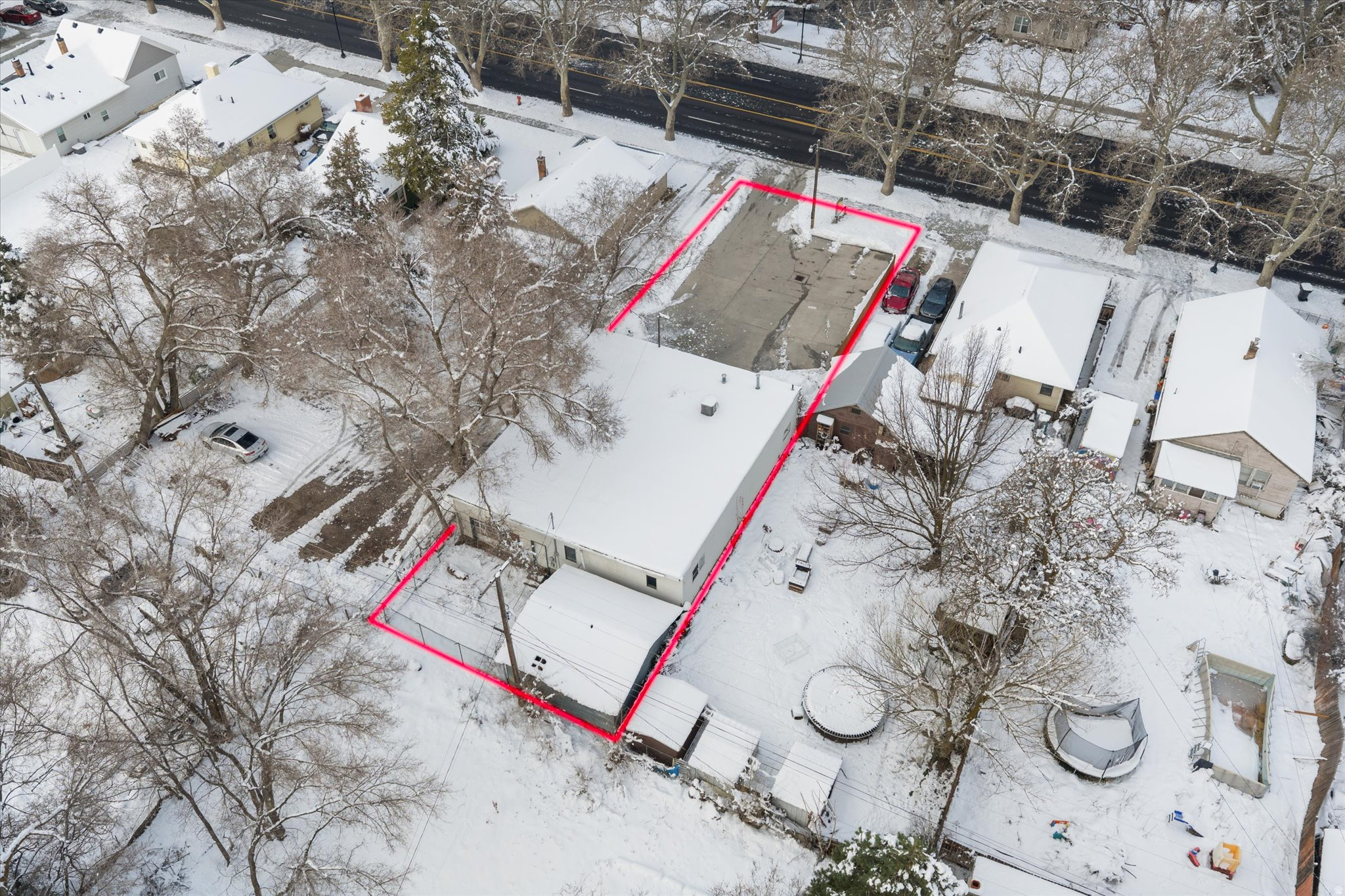 main property photo 32